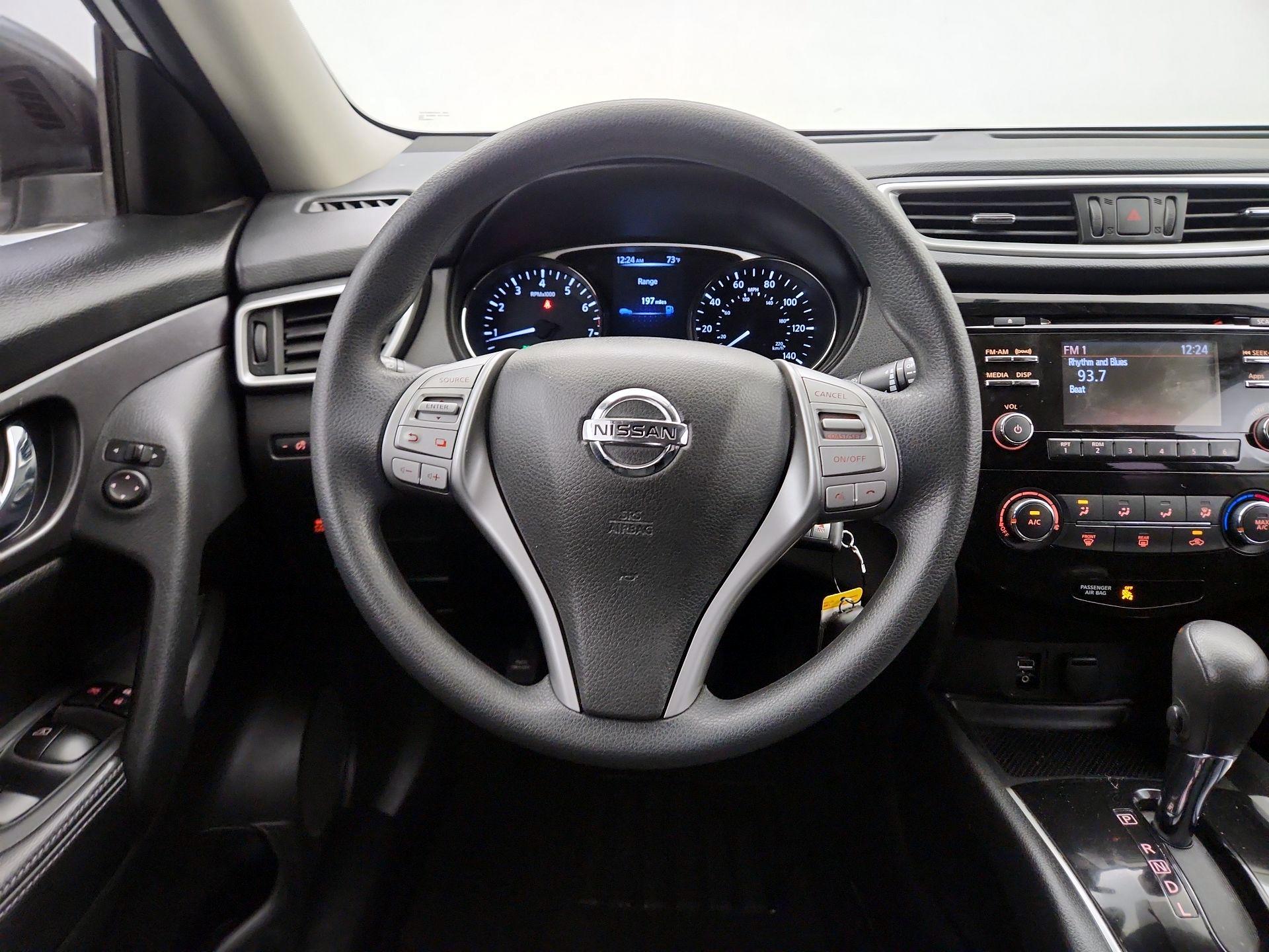 Thumbnail: 2016 Nissan Rogue - 10