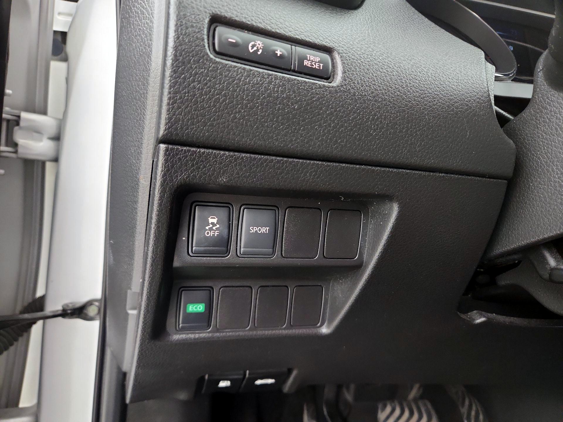 Thumbnail: 2016 Nissan Rogue - 13