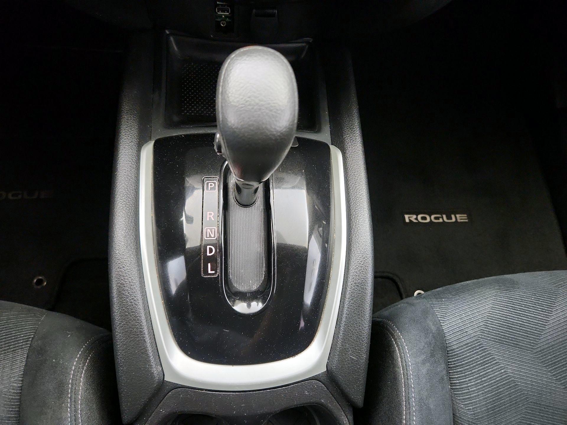 Thumbnail: 2016 Nissan Rogue - 17