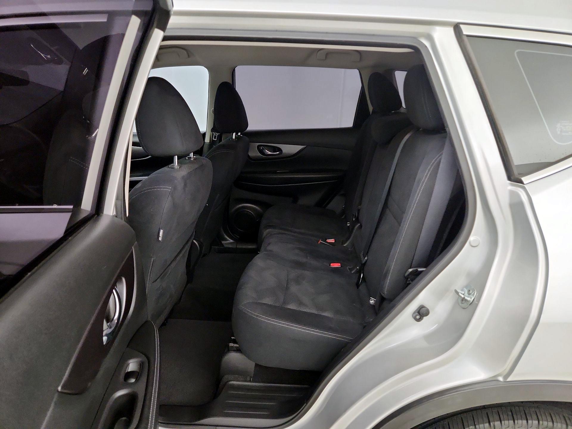 Thumbnail: 2016 Nissan Rogue - 19