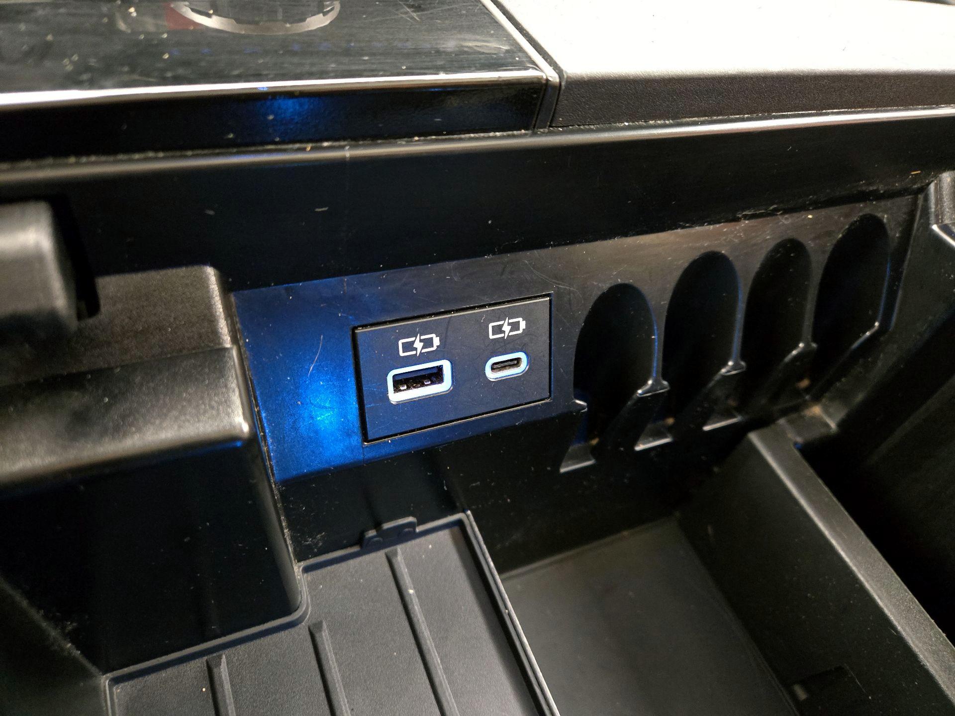 Thumbnail: 2022 Toyota Tundra - 18