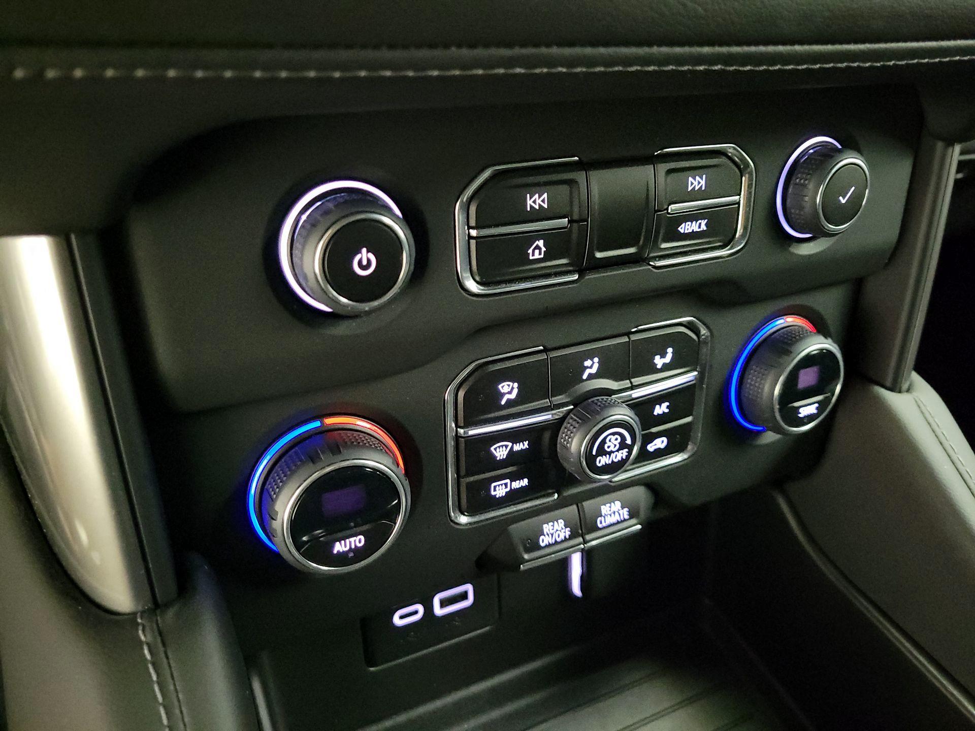 Thumbnail: 2023 Chevrolet Tahoe - 17