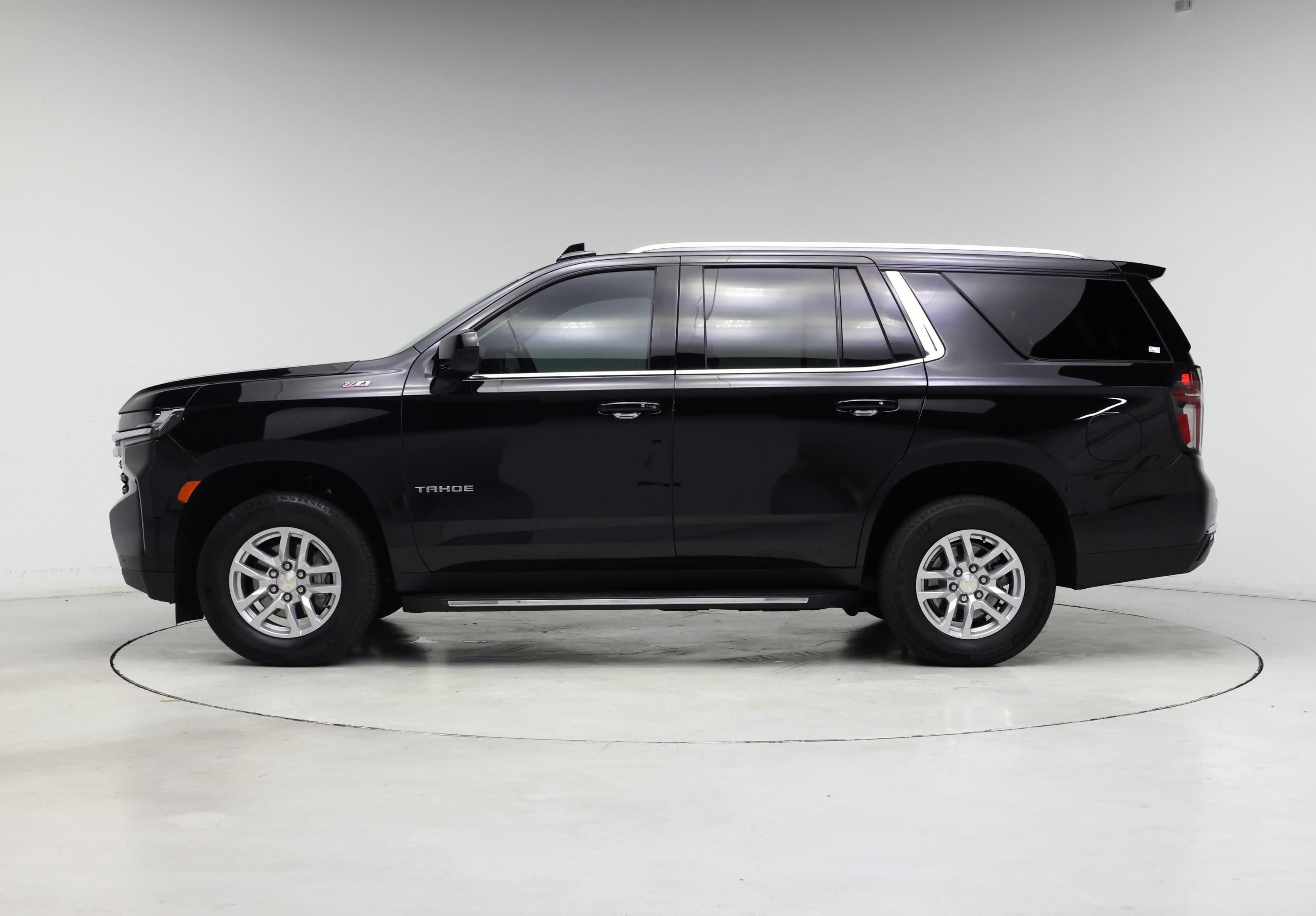 Thumbnail: 2023 Chevrolet Tahoe - 3