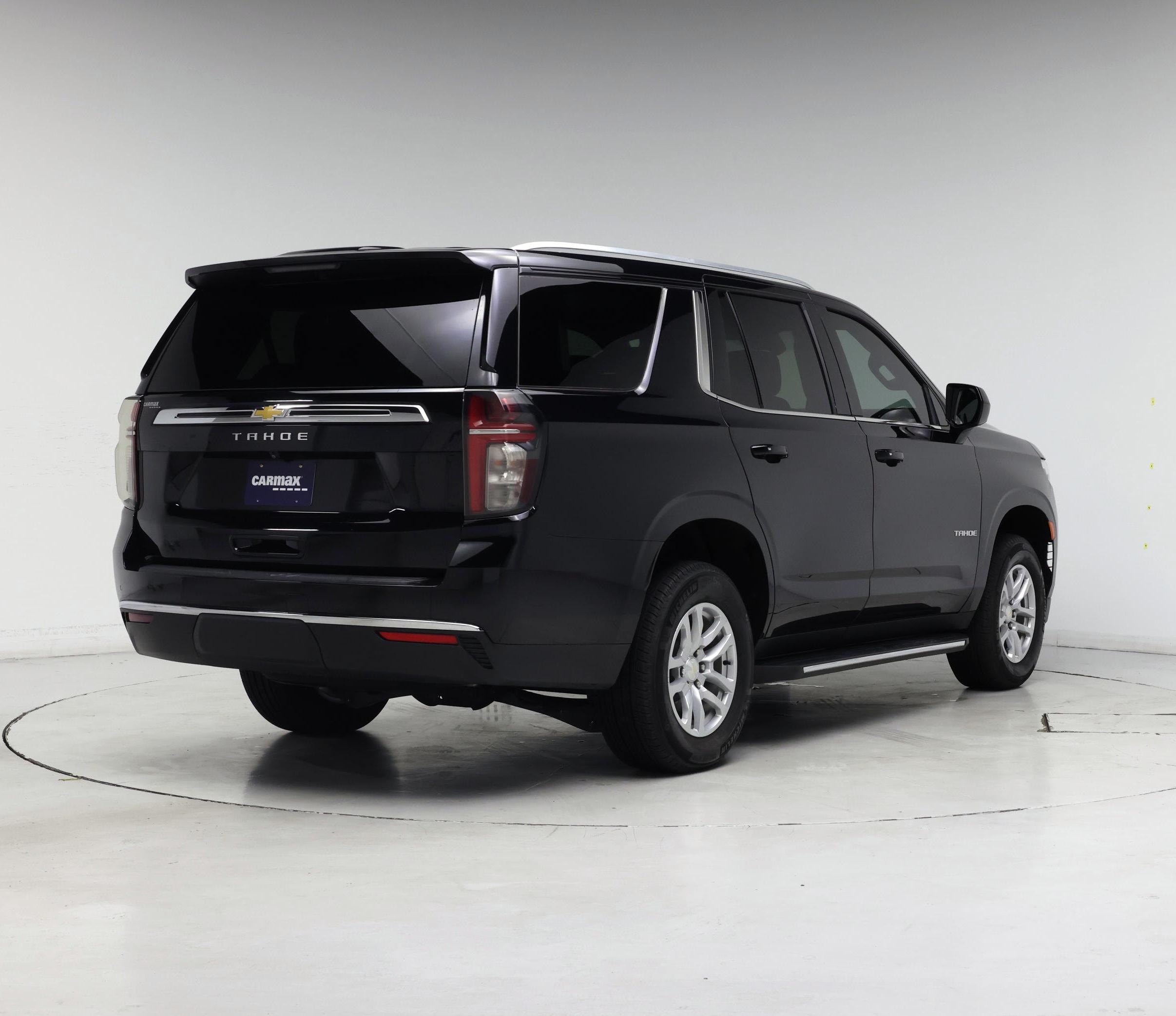 Thumbnail: 2023 Chevrolet Tahoe - 8