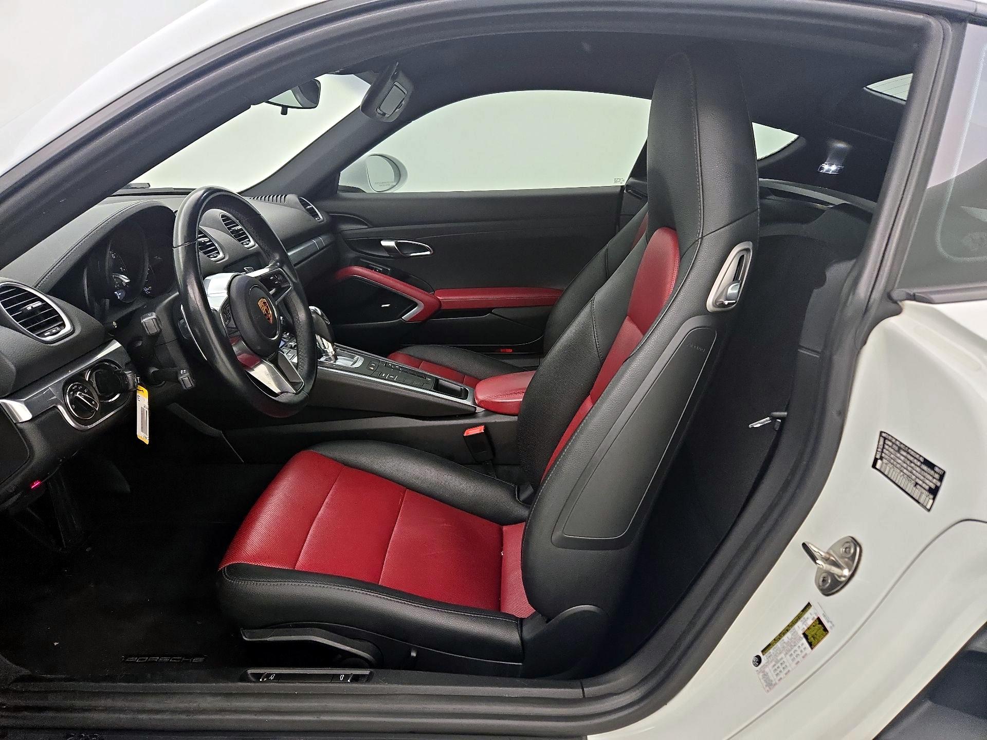 Thumbnail: 2018 Porsche 718 Cayman - 11