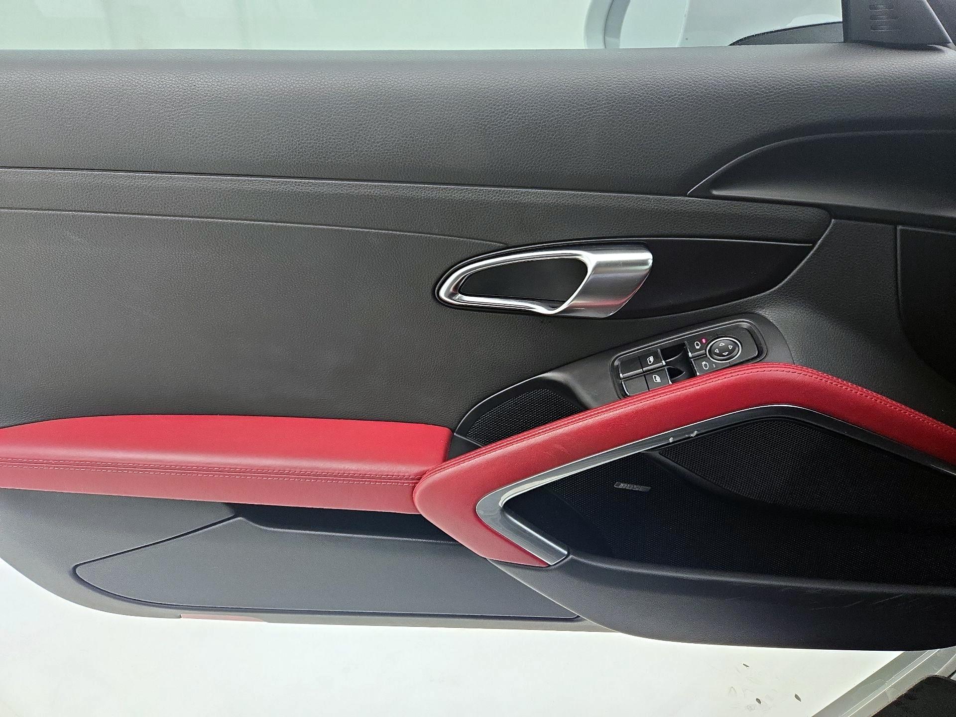 Thumbnail: 2018 Porsche 718 Cayman - 12