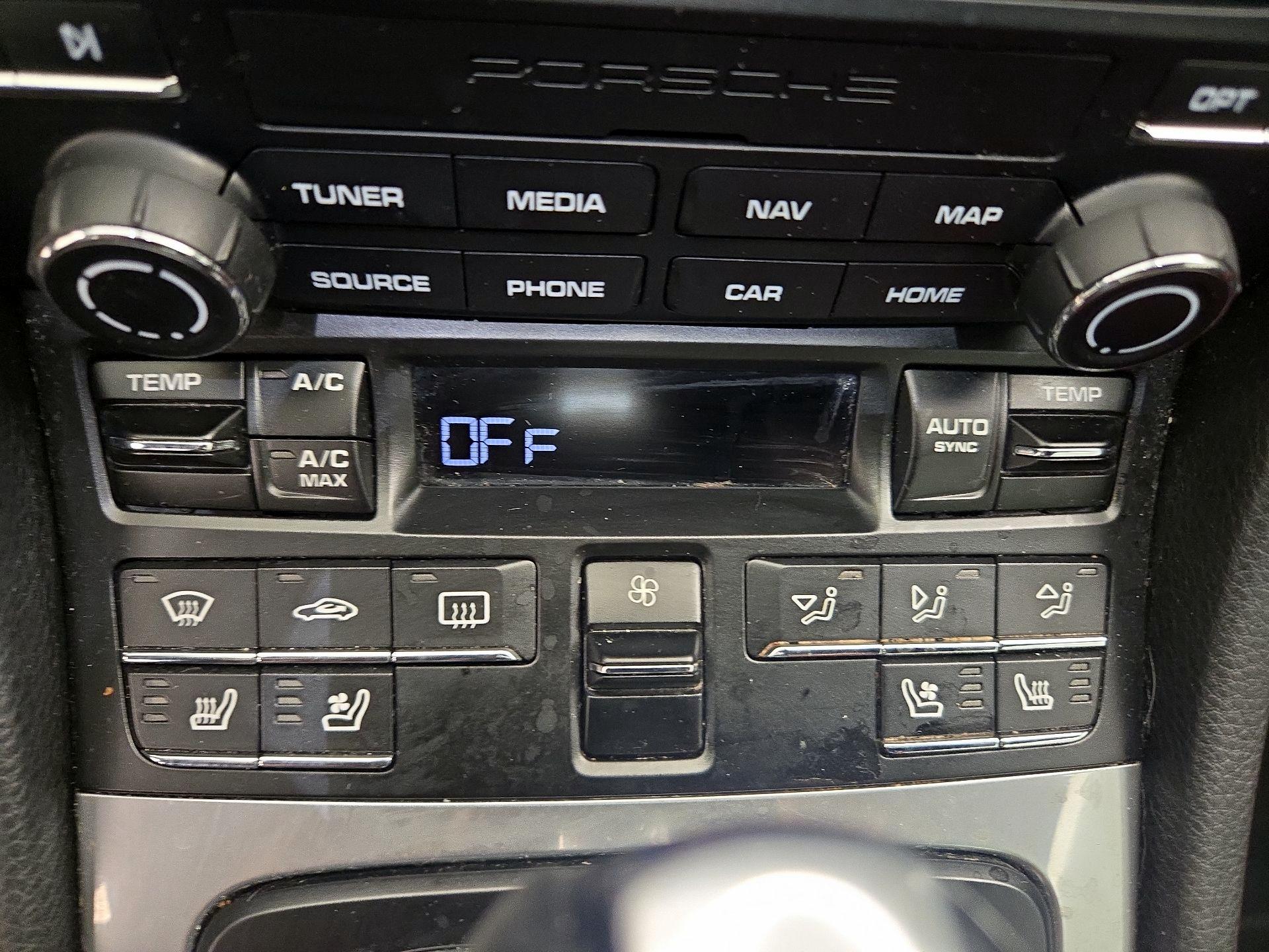 Thumbnail: 2018 Porsche 718 Cayman - 17