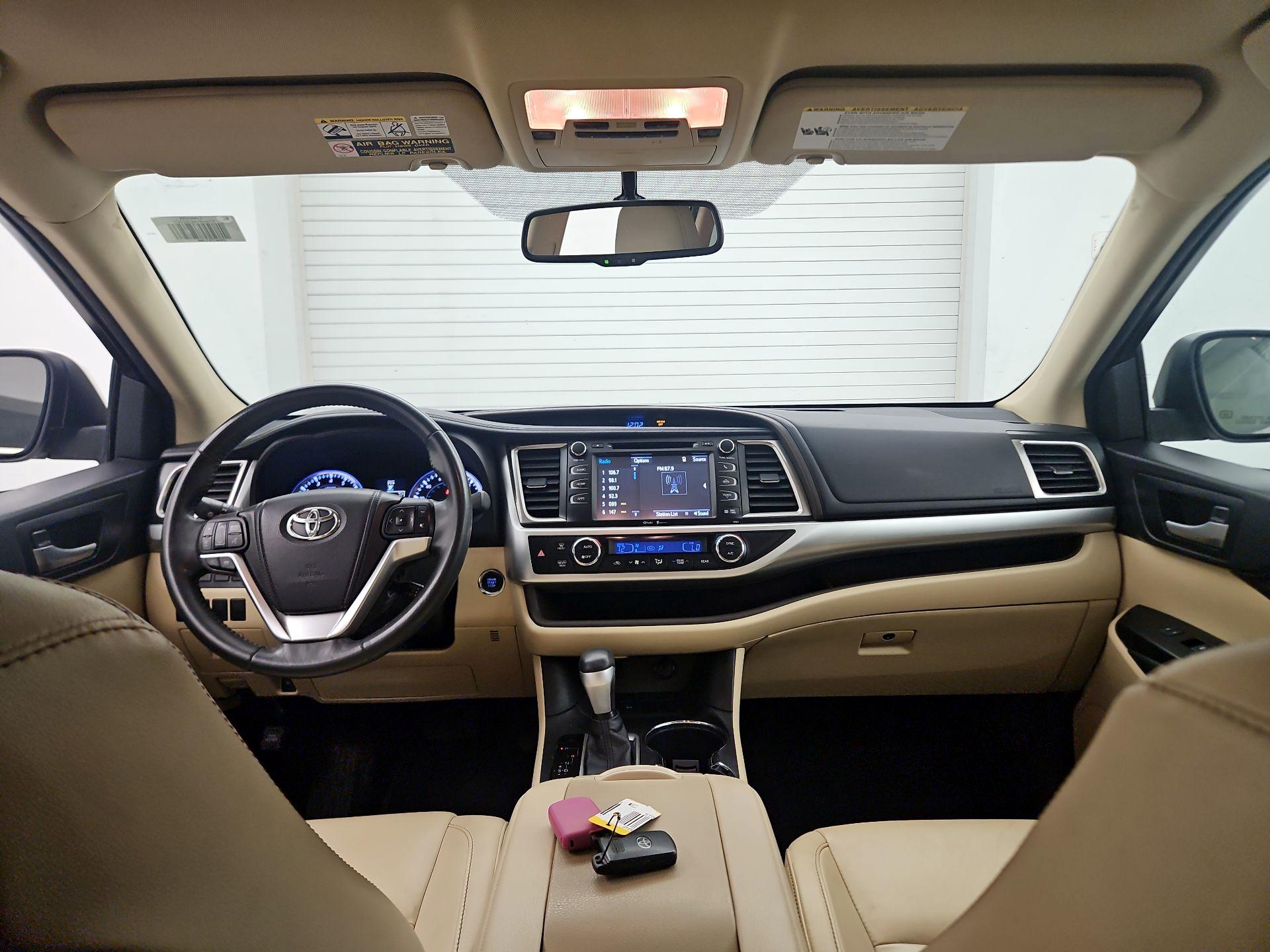 Thumbnail: 2014 Toyota Highlander - 9