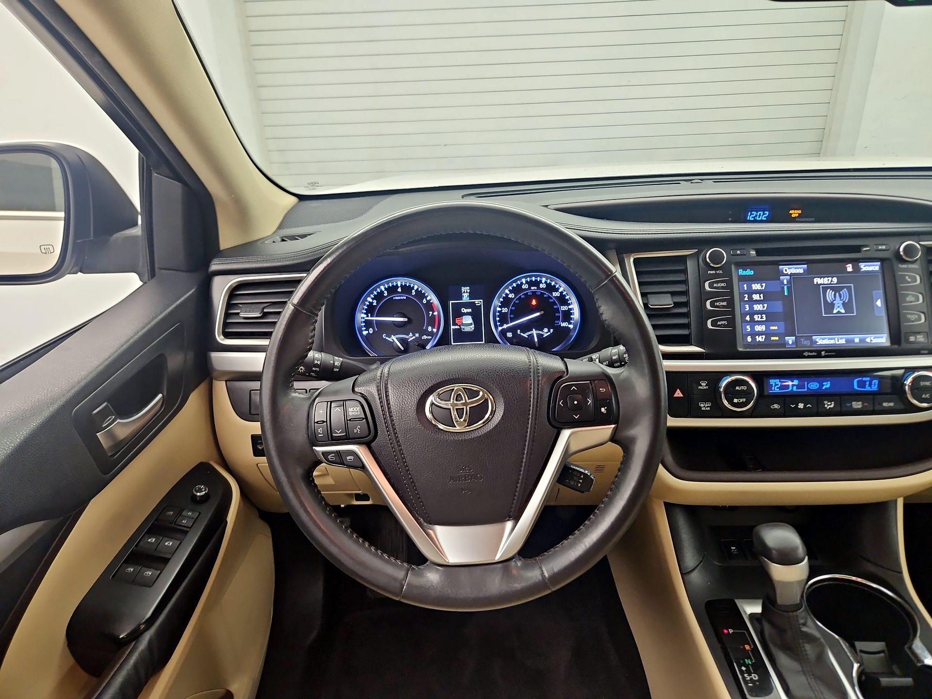 Thumbnail: 2014 Toyota Highlander - 10