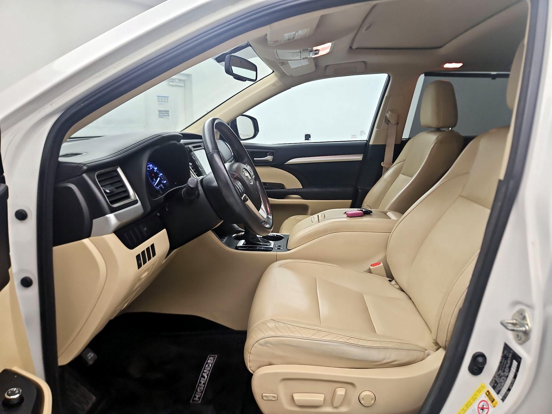 Thumbnail: 2014 Toyota Highlander - 11