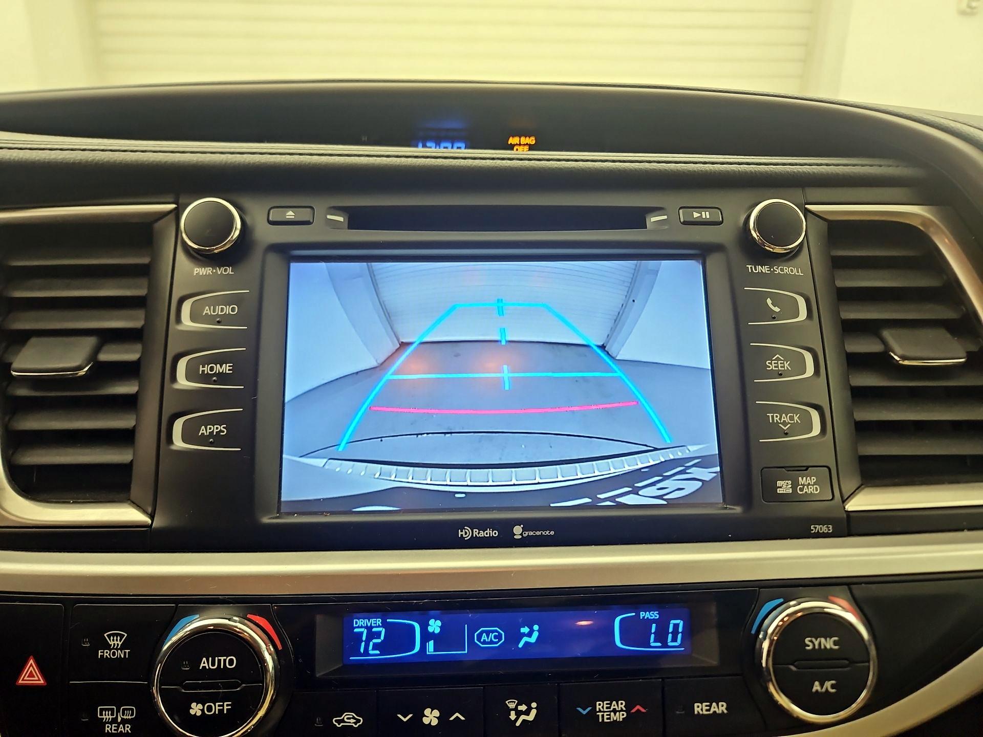 Thumbnail: 2014 Toyota Highlander - 14