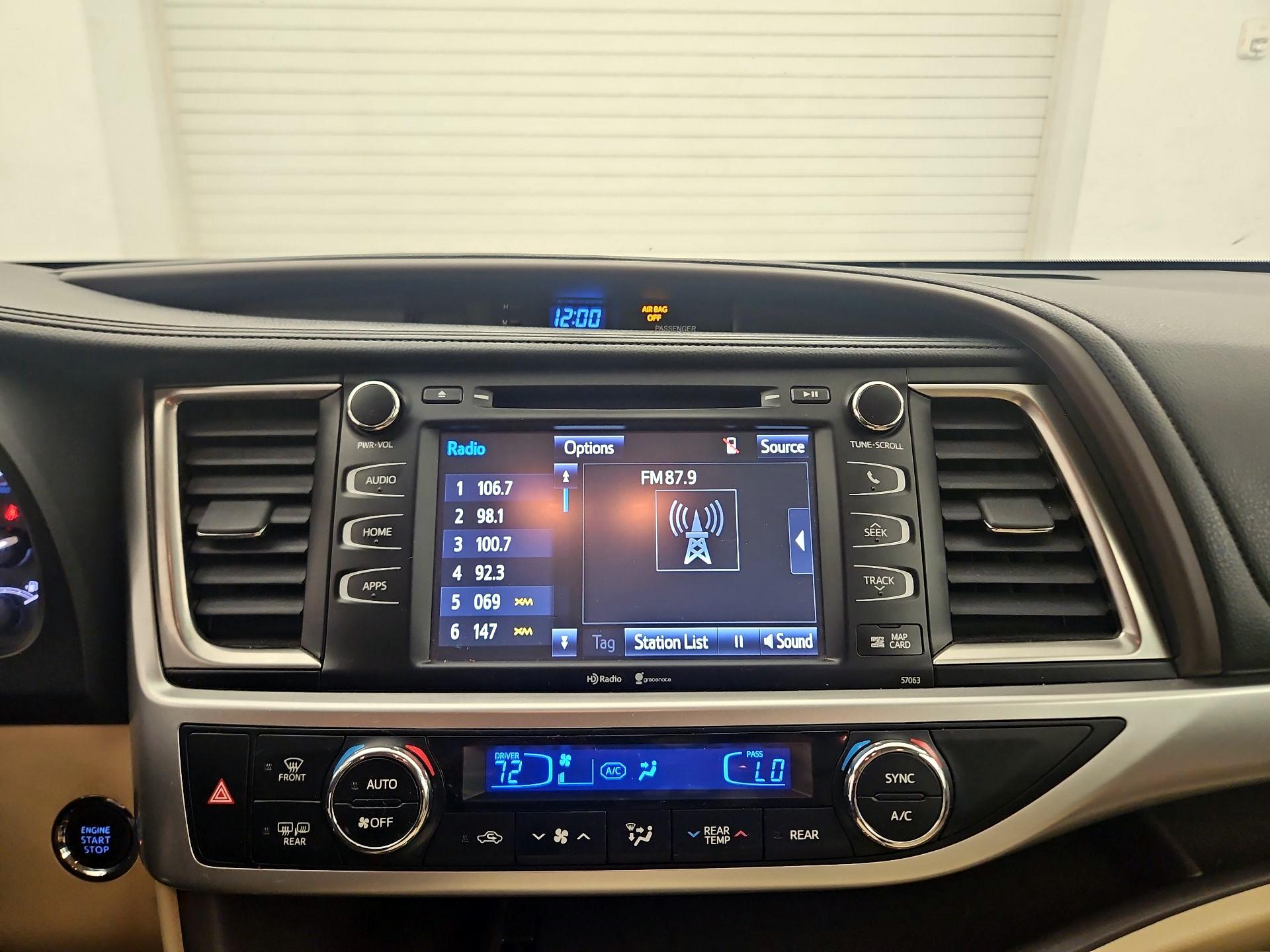 Thumbnail: 2014 Toyota Highlander - 15