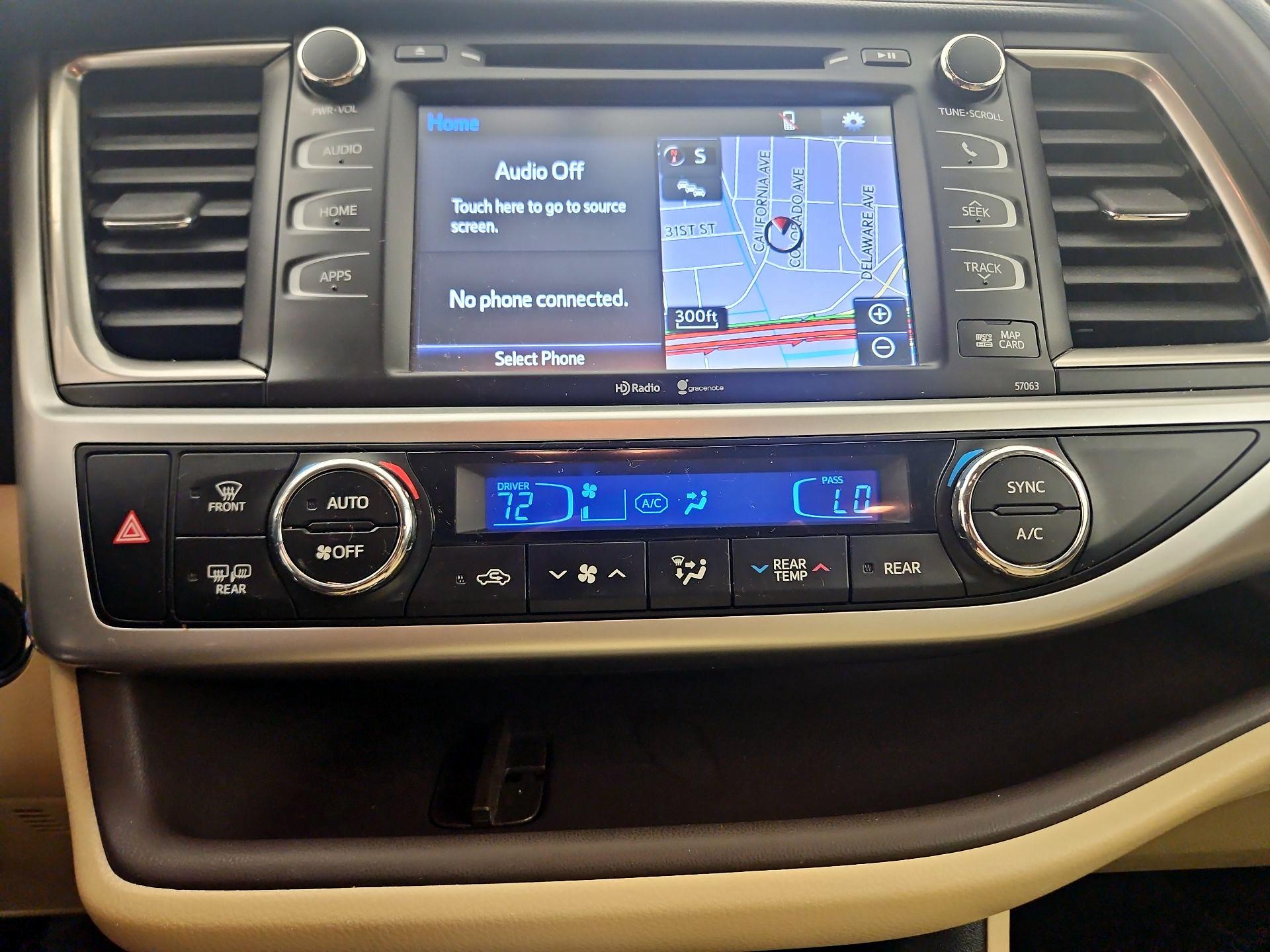 Thumbnail: 2014 Toyota Highlander - 16