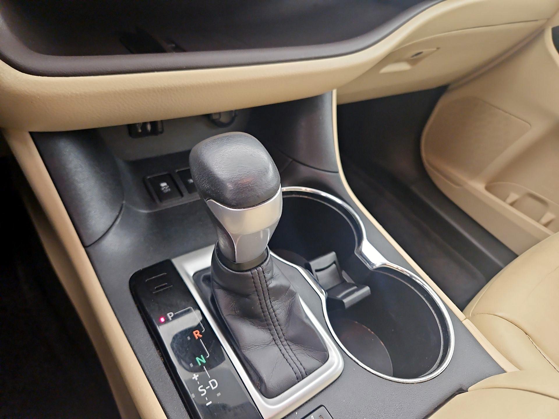 Thumbnail: 2014 Toyota Highlander - 17