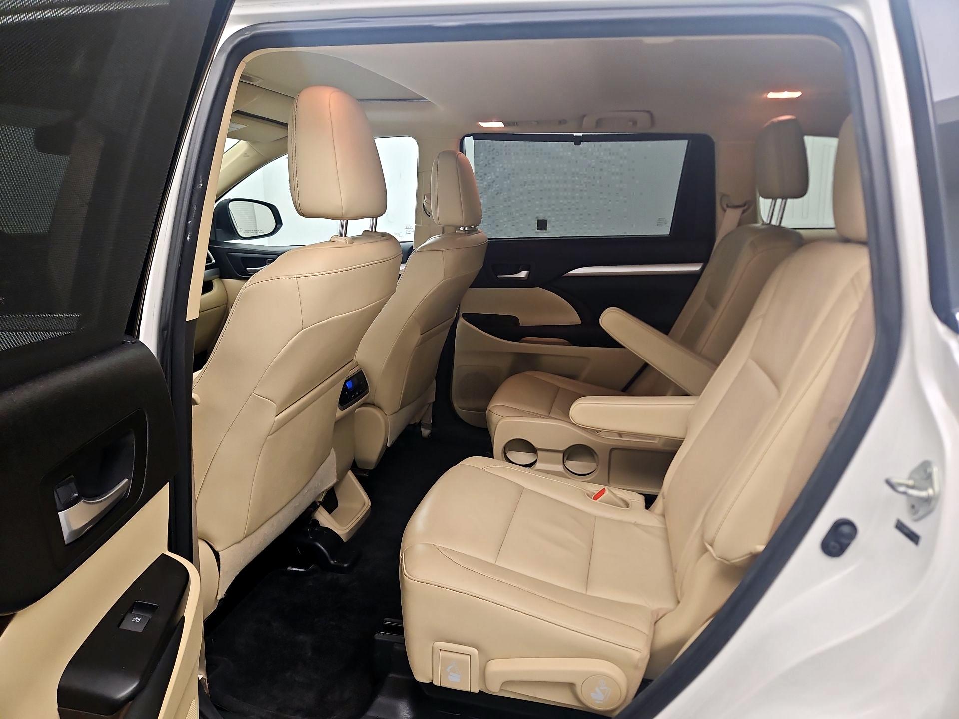 Thumbnail: 2014 Toyota Highlander - 19