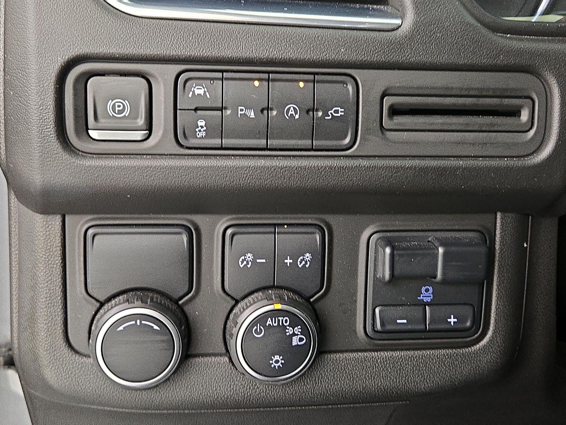 Thumbnail: 2021 Chevrolet Tahoe - 13