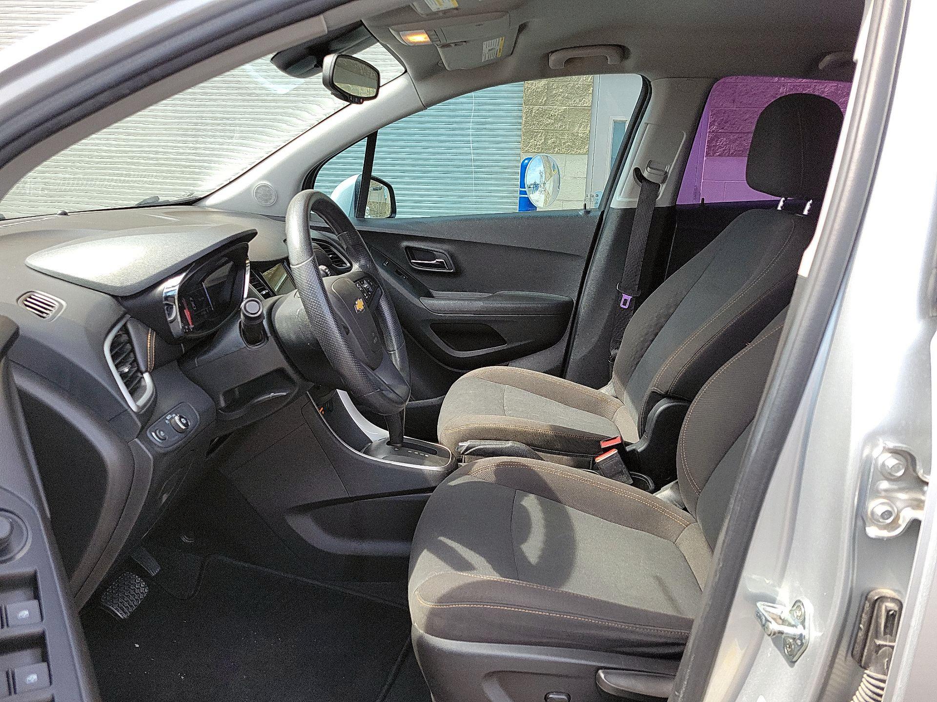 Thumbnail: 2018 Chevrolet Trax - 9