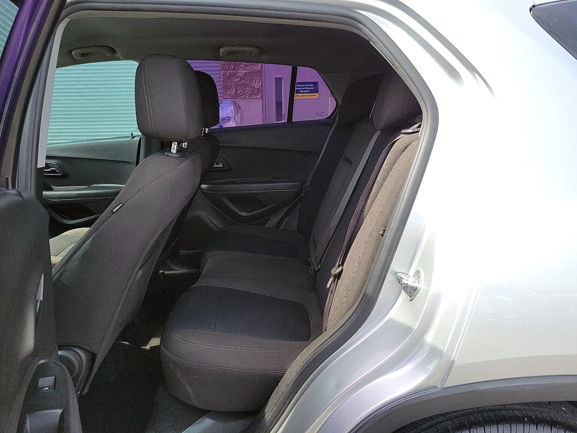 Thumbnail: 2018 Chevrolet Trax - 17