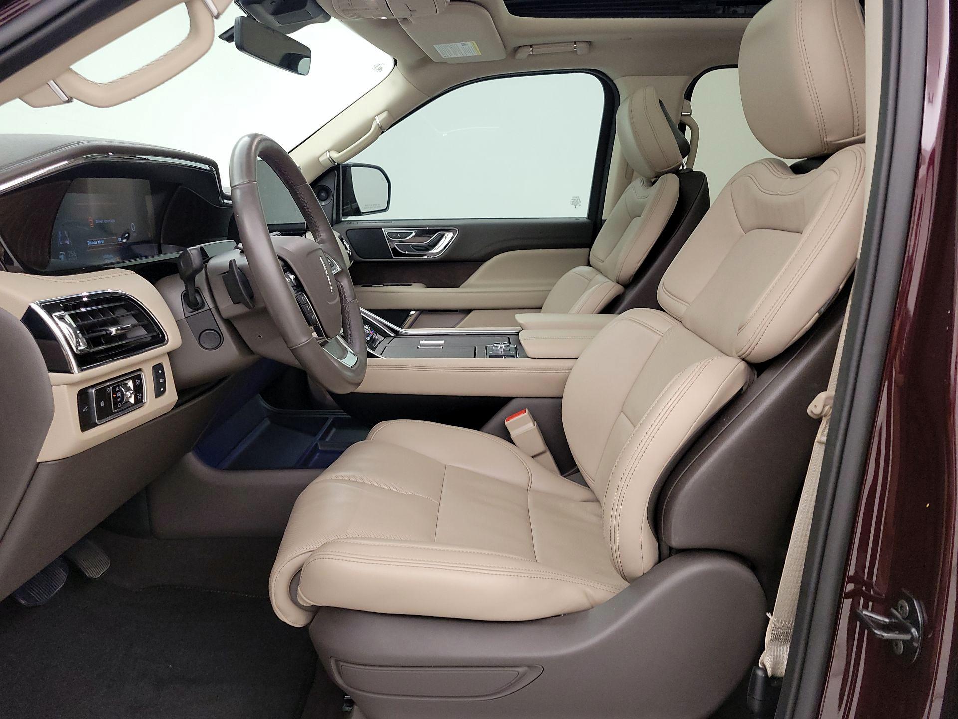 Thumbnail: 2024 Lincoln Navigator - 11