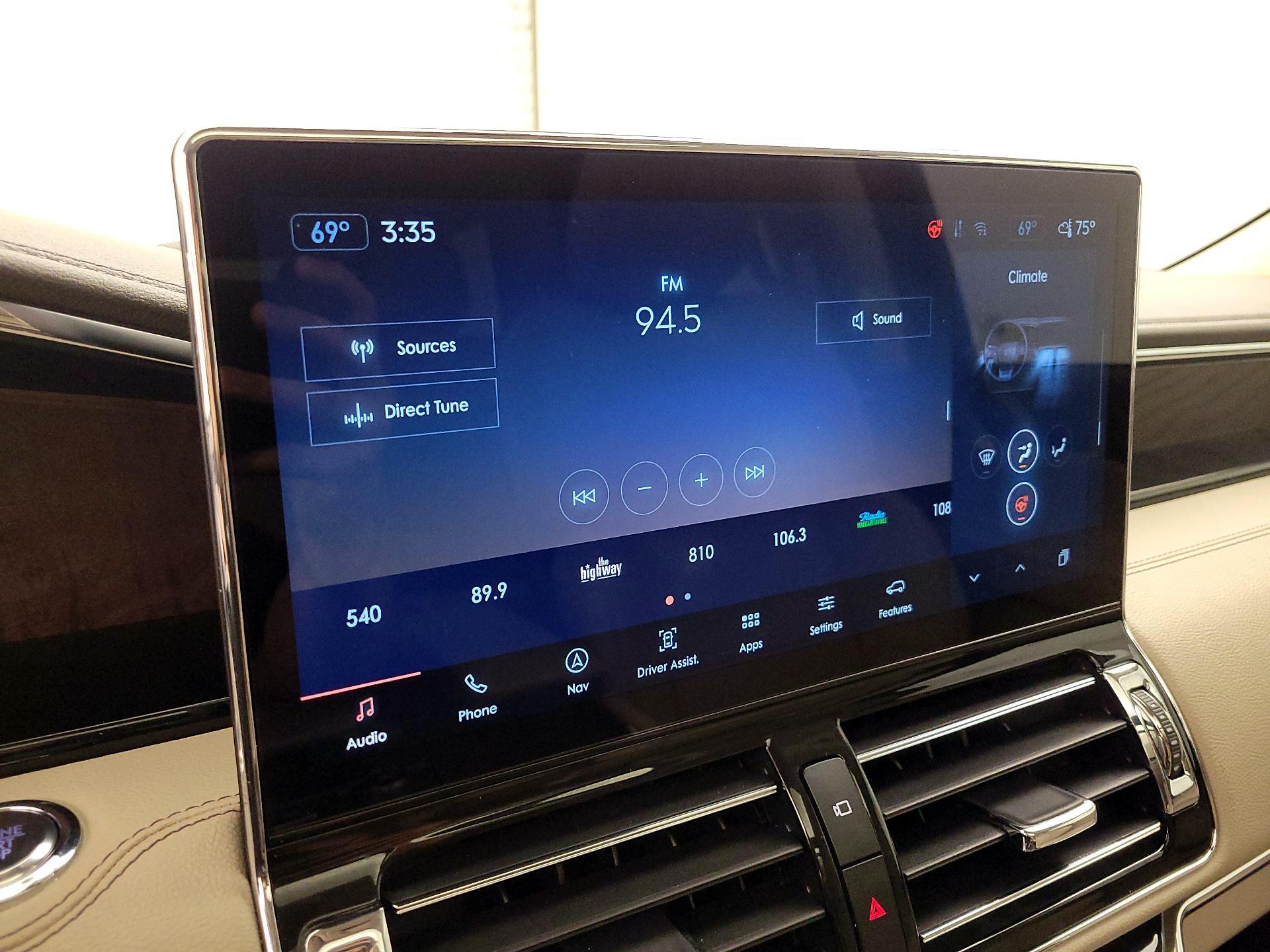 Thumbnail: 2024 Lincoln Navigator - 16