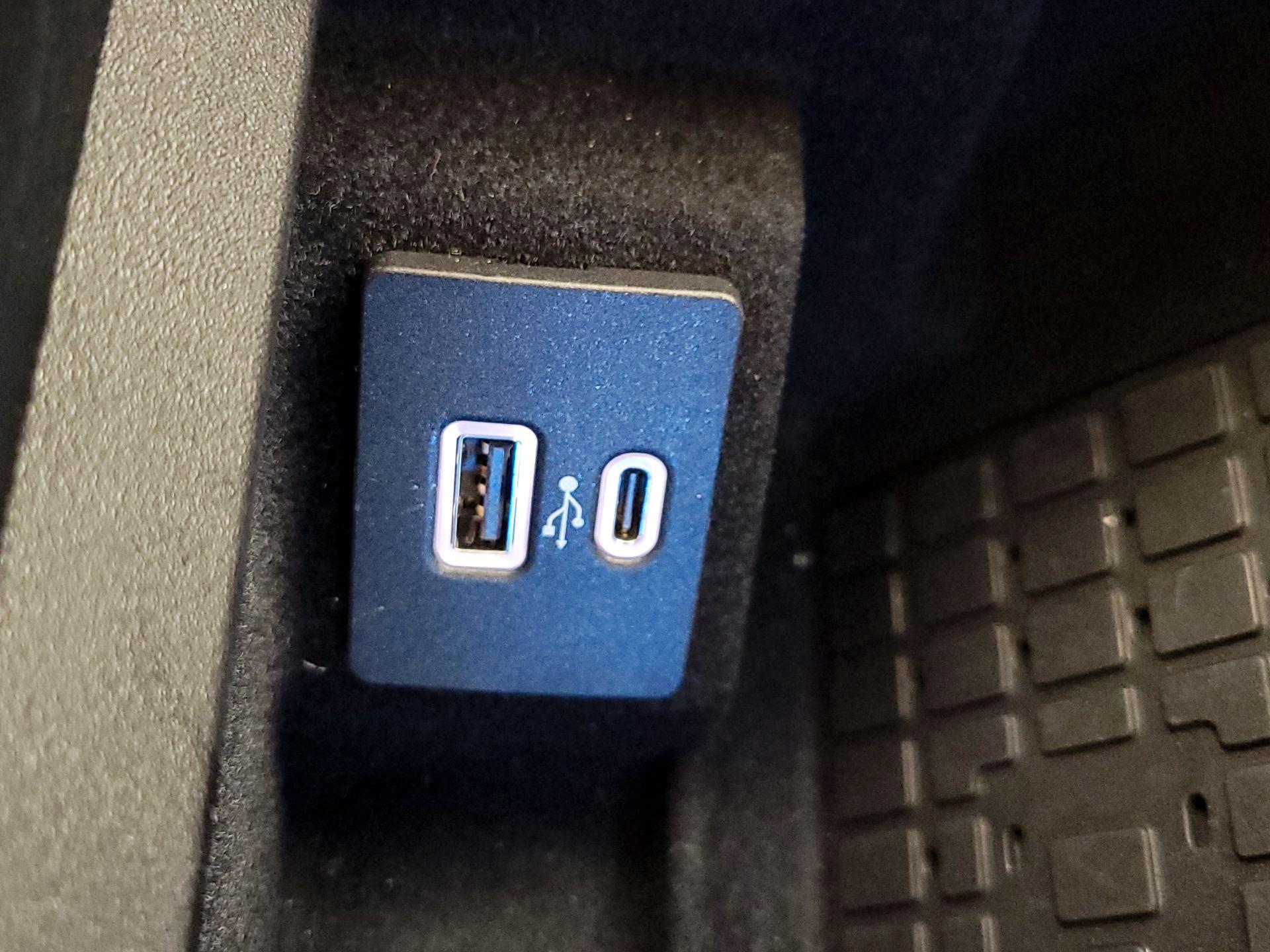 Thumbnail: 2024 Lincoln Navigator - 19