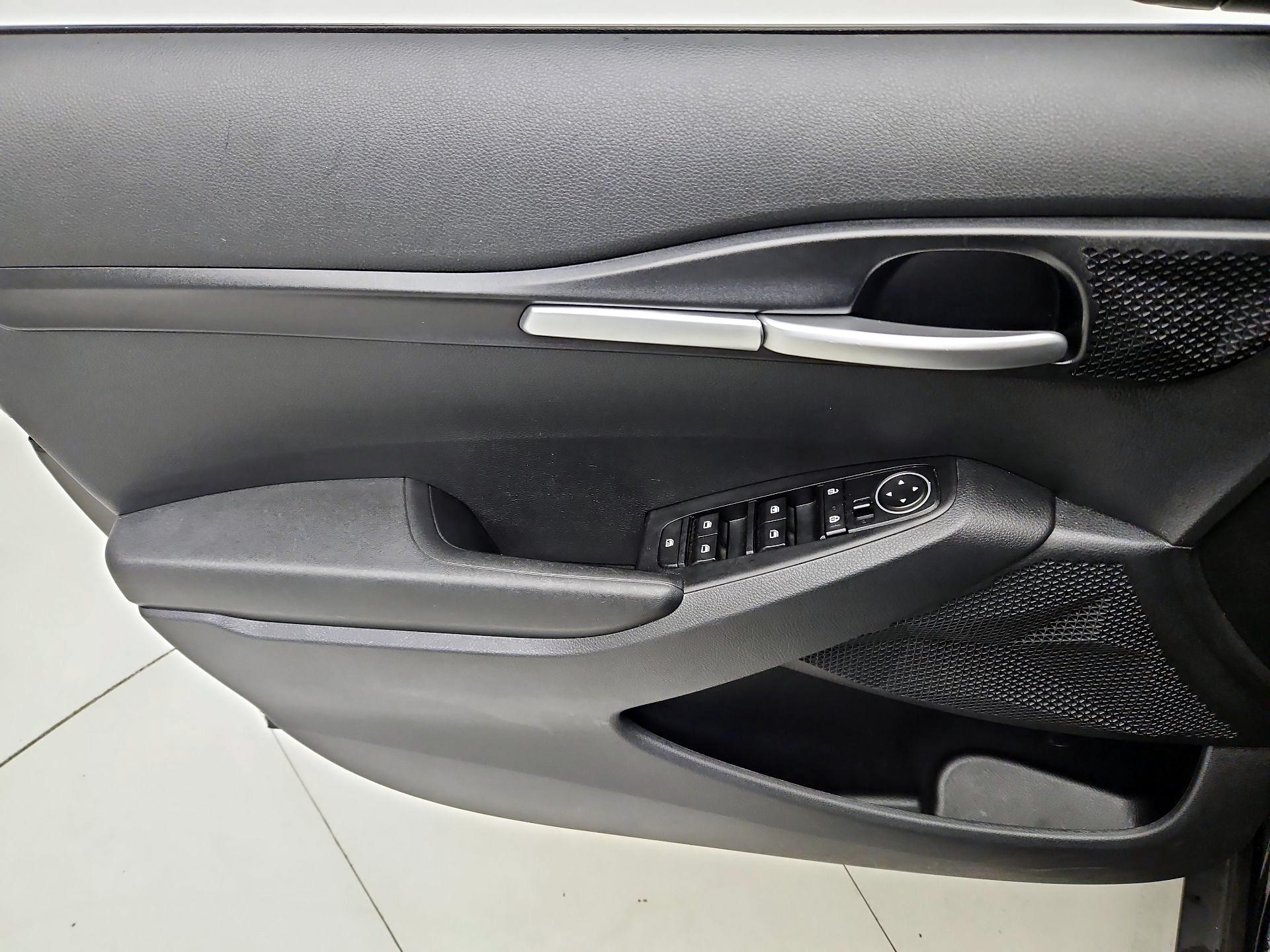 Thumbnail: 2022 Kia Seltos - 12