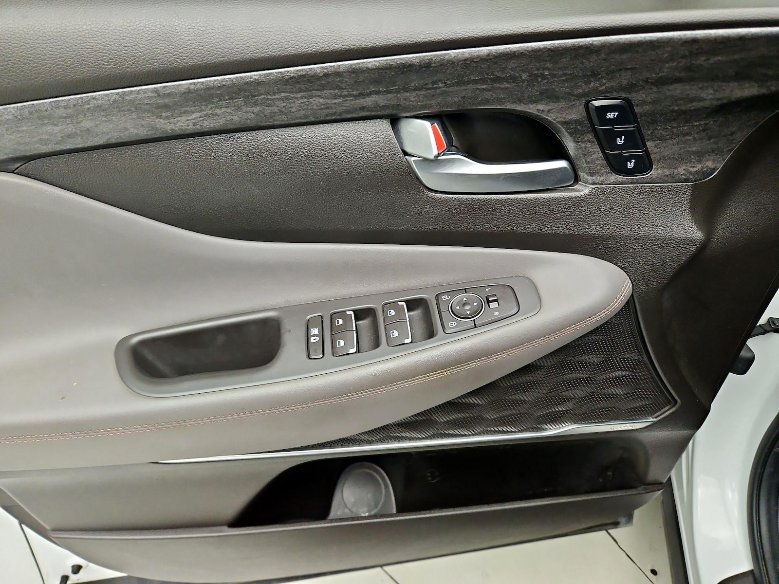 2020 Hyundai Santa Fe Limited - Photo 13
