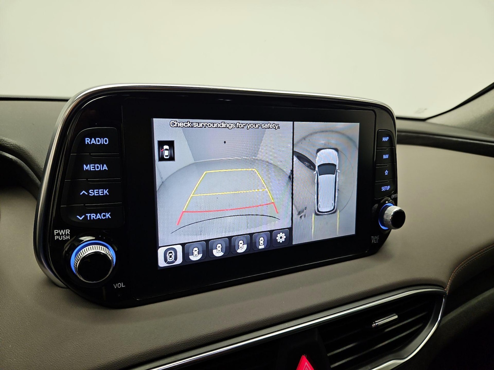 2020 Hyundai Santa Fe Limited - Photo 16