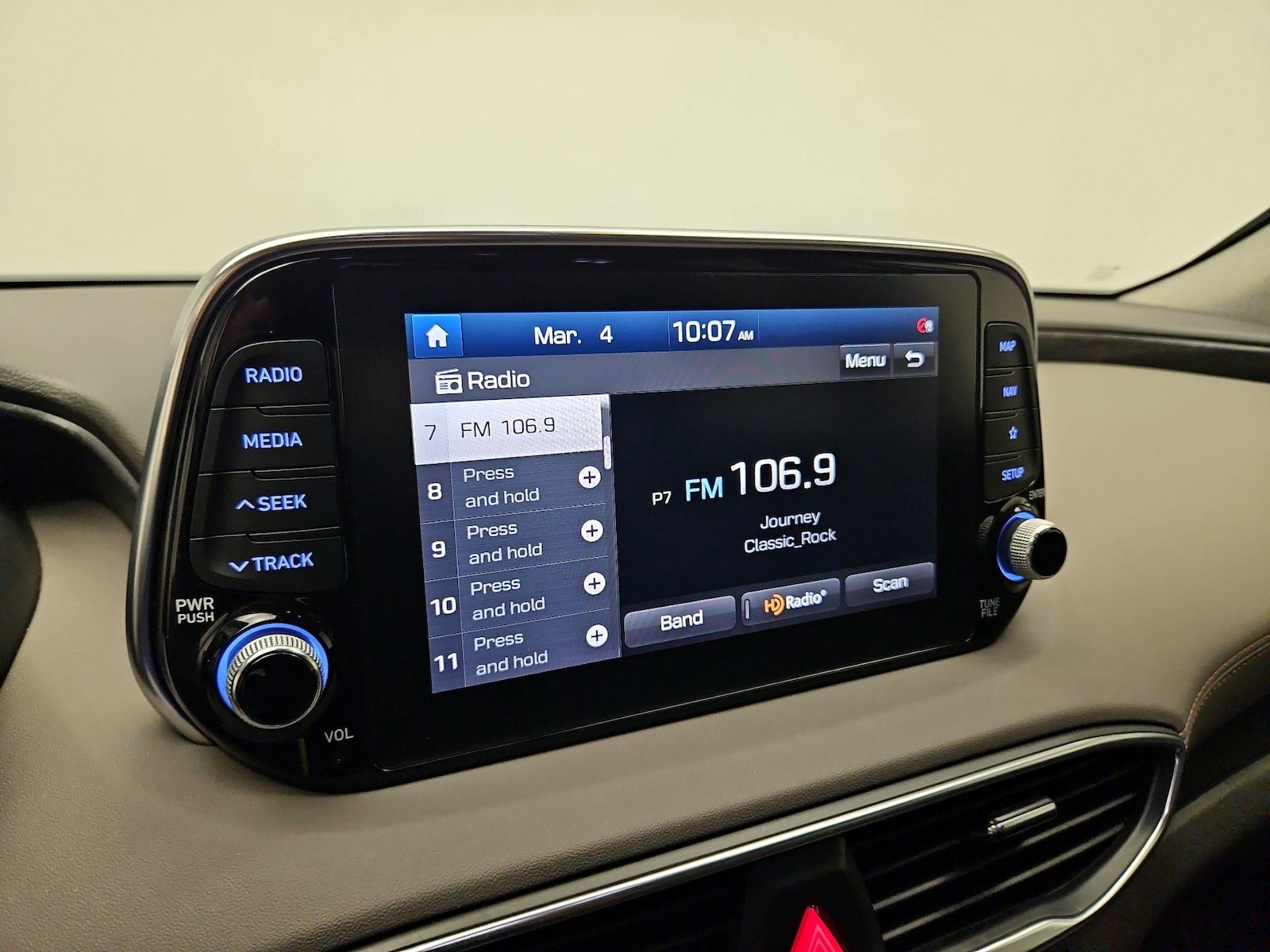 2020 Hyundai Santa Fe Limited - Photo 17