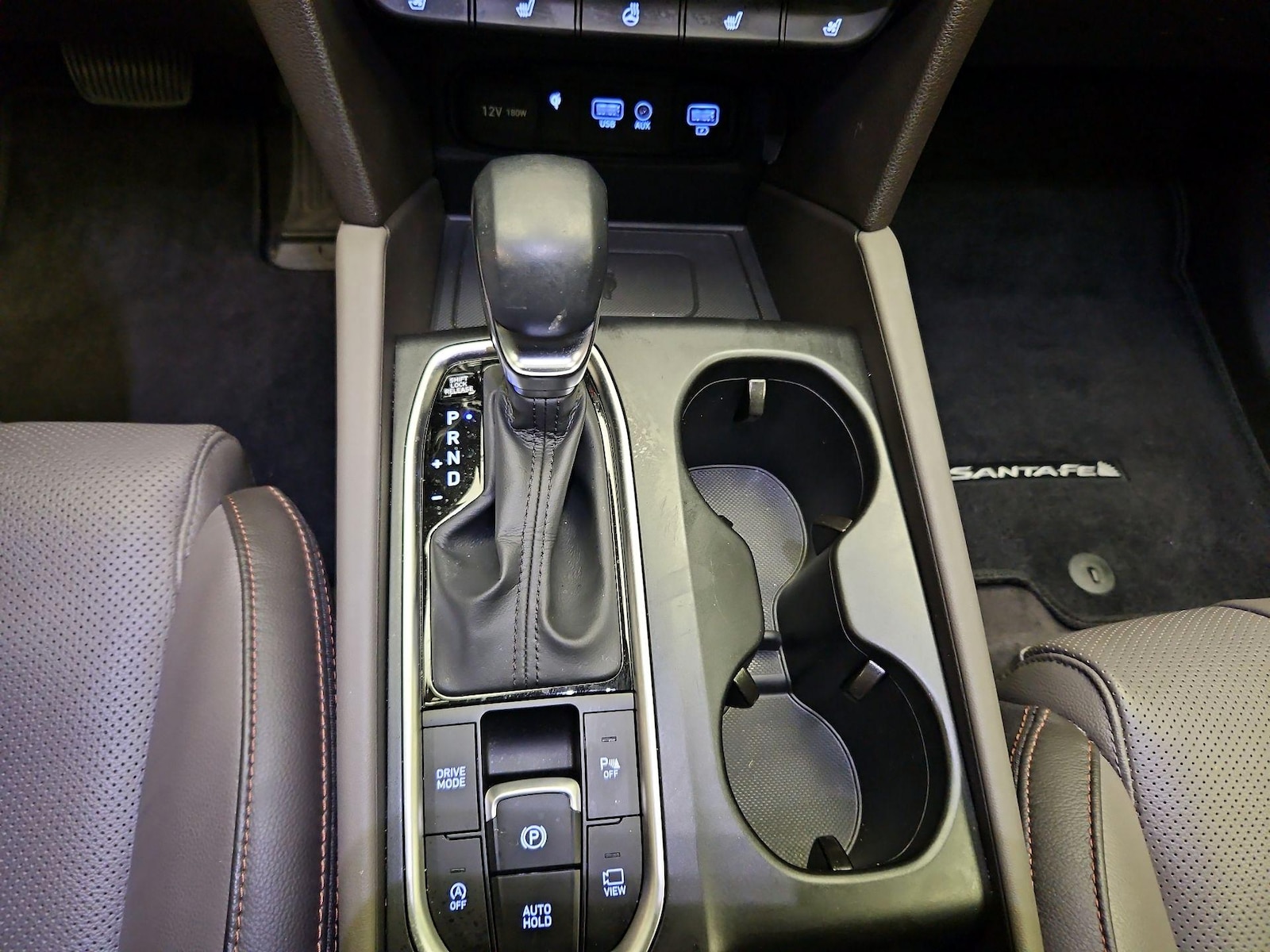 2020 Hyundai Santa Fe Limited - Photo 19