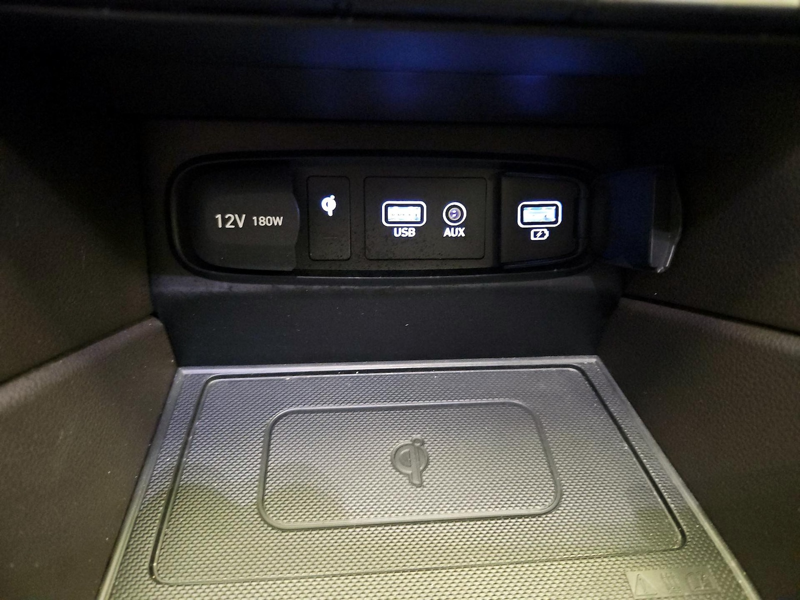 2020 Hyundai Santa Fe Limited - Photo 20