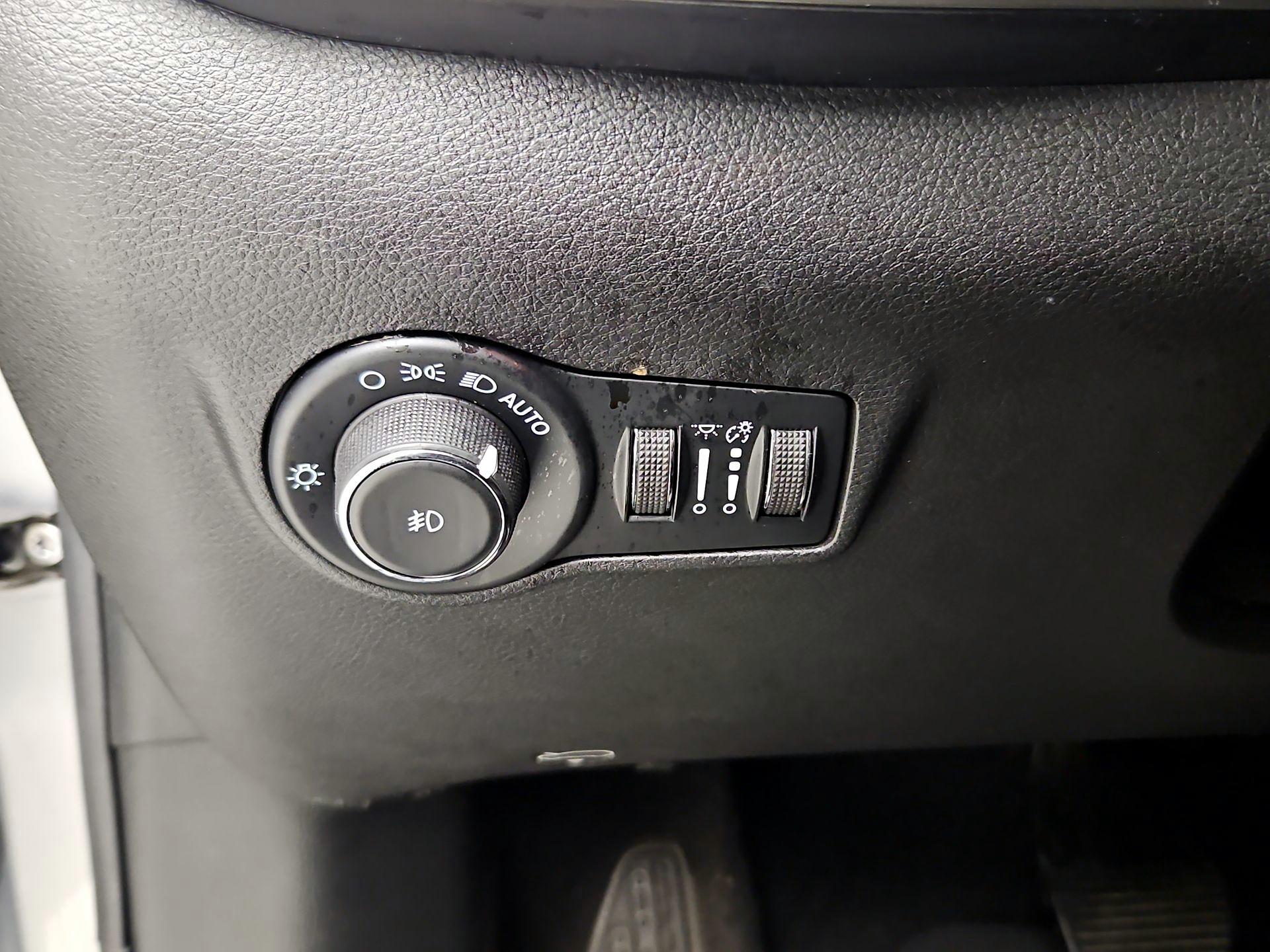 Thumbnail: 2022 Jeep Compass - 13