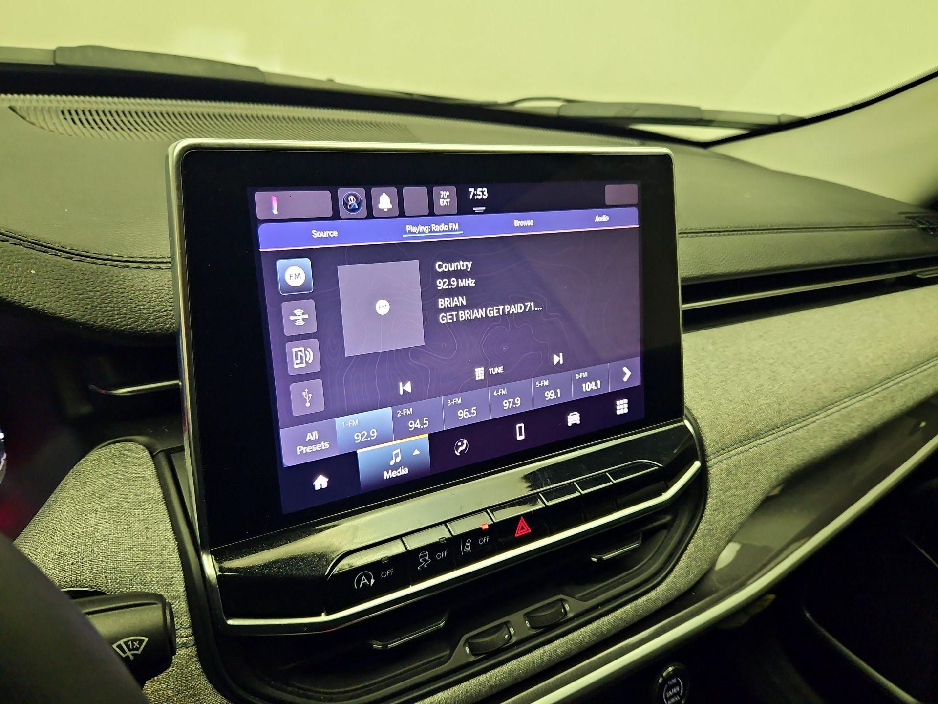 Thumbnail: 2022 Jeep Compass - 15