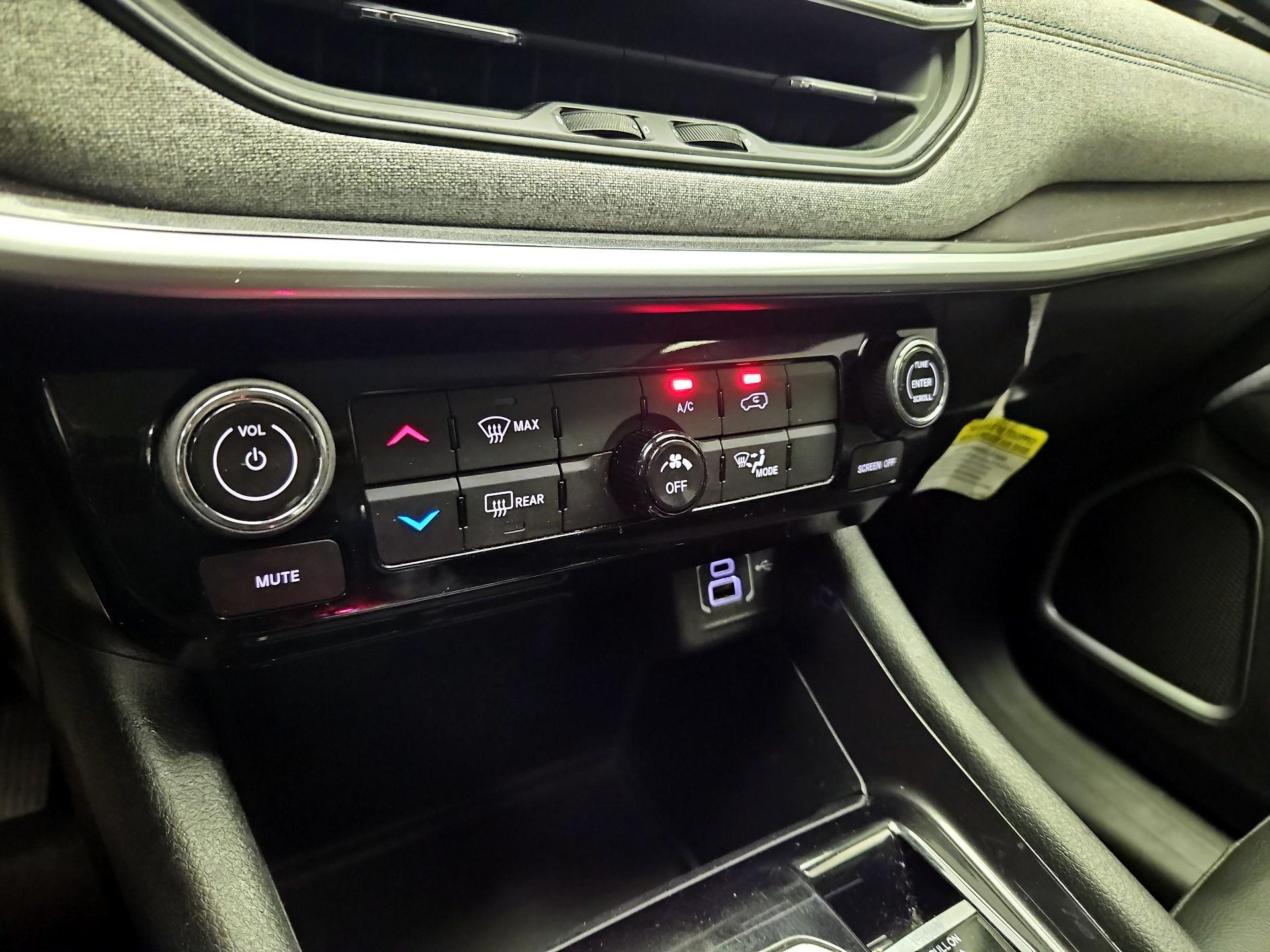 Thumbnail: 2022 Jeep Compass - 16