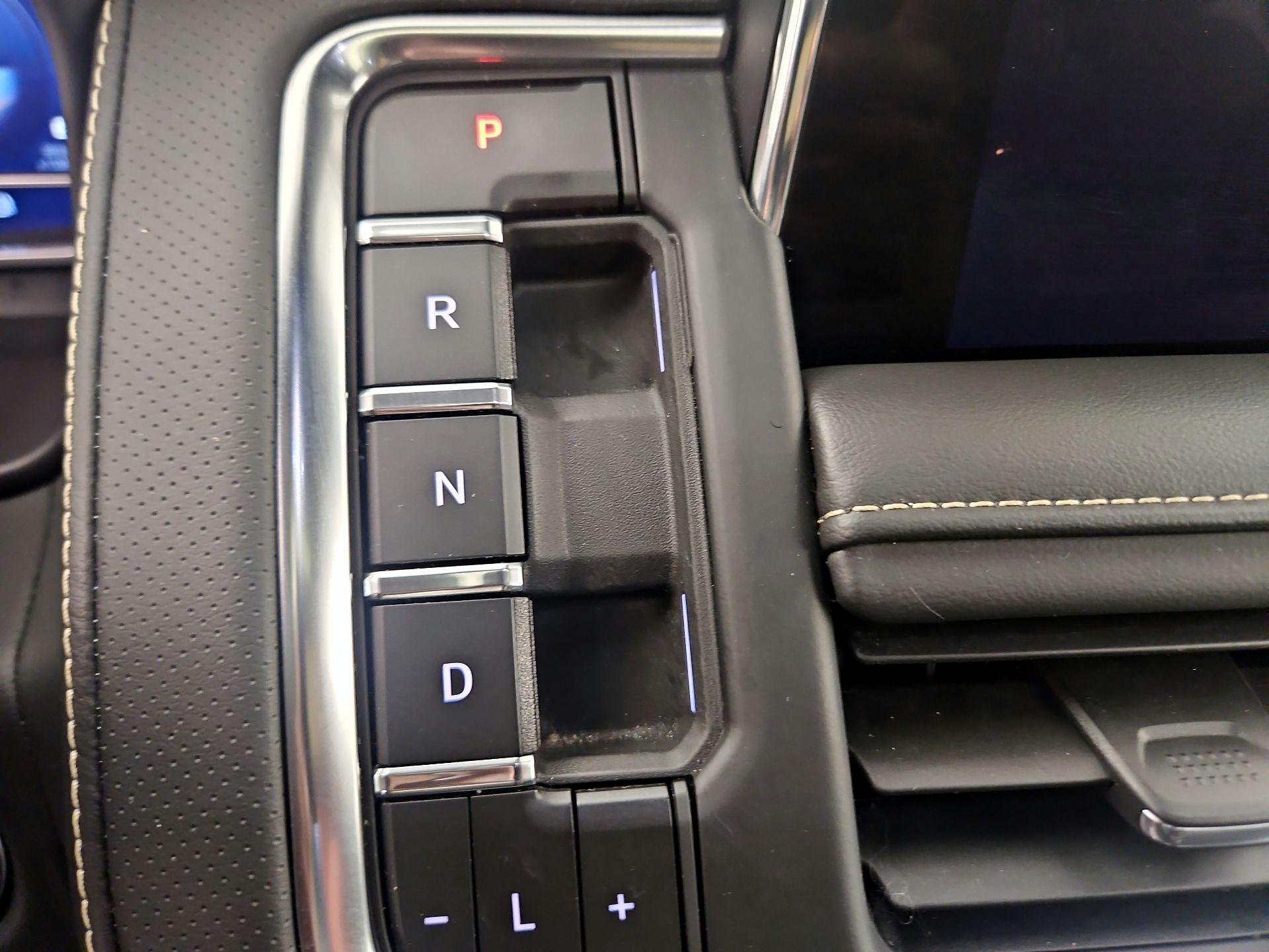 Thumbnail: 2023 Chevrolet Tahoe - 17