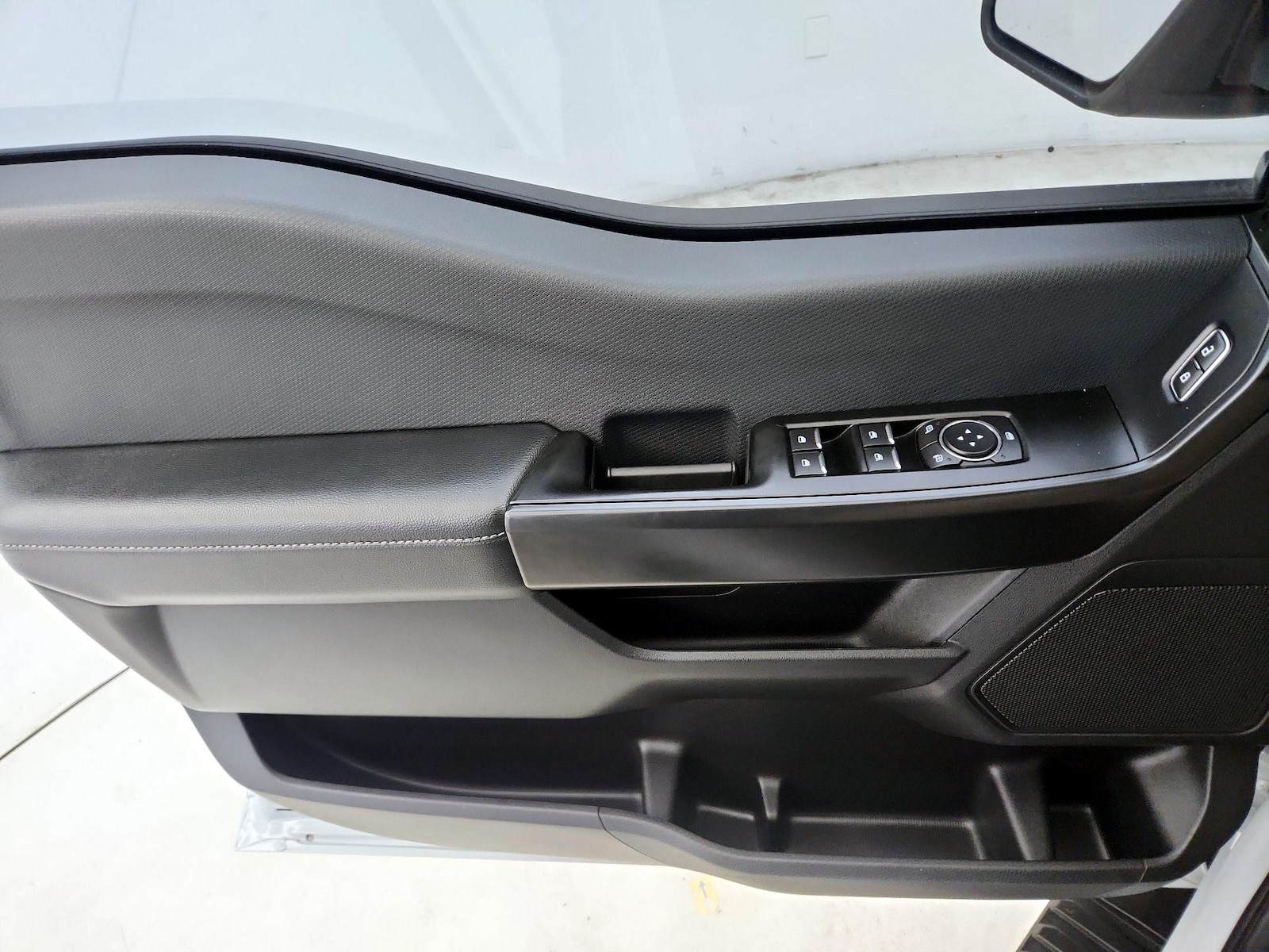 2022 Ford F-150 XL - Photo 13