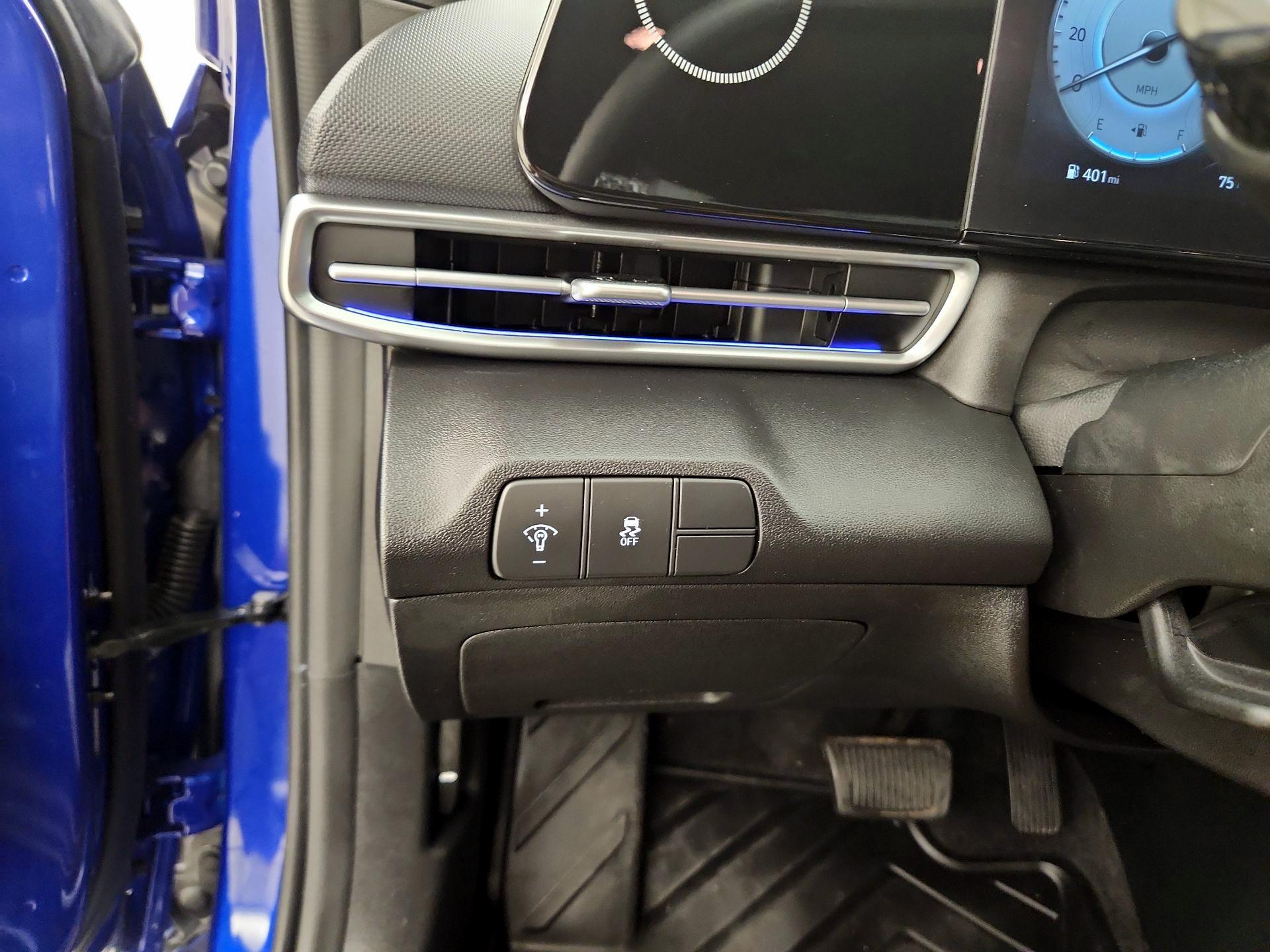 Thumbnail: 2024 Hyundai Elantra - 13