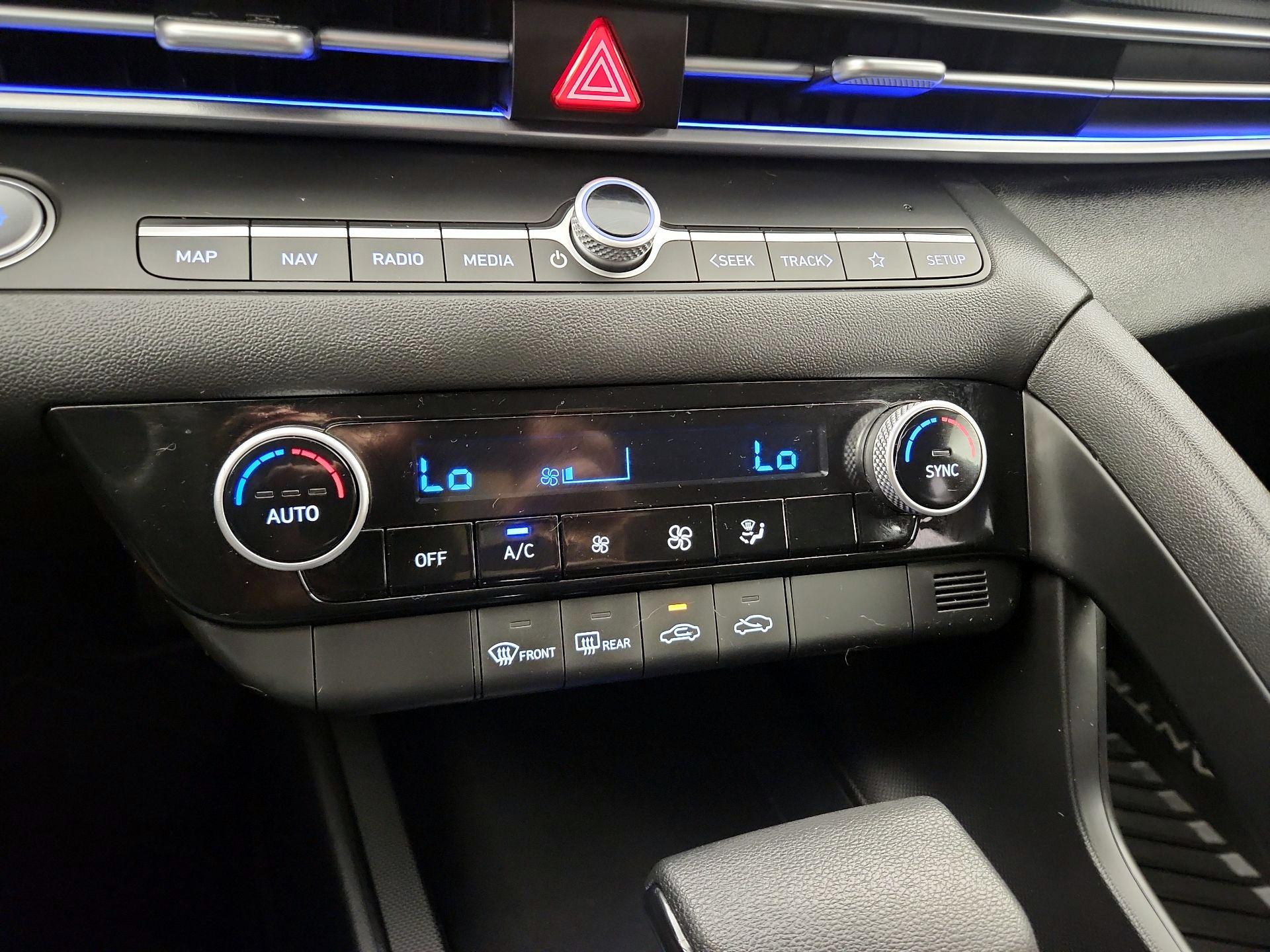 Thumbnail: 2024 Hyundai Elantra - 17