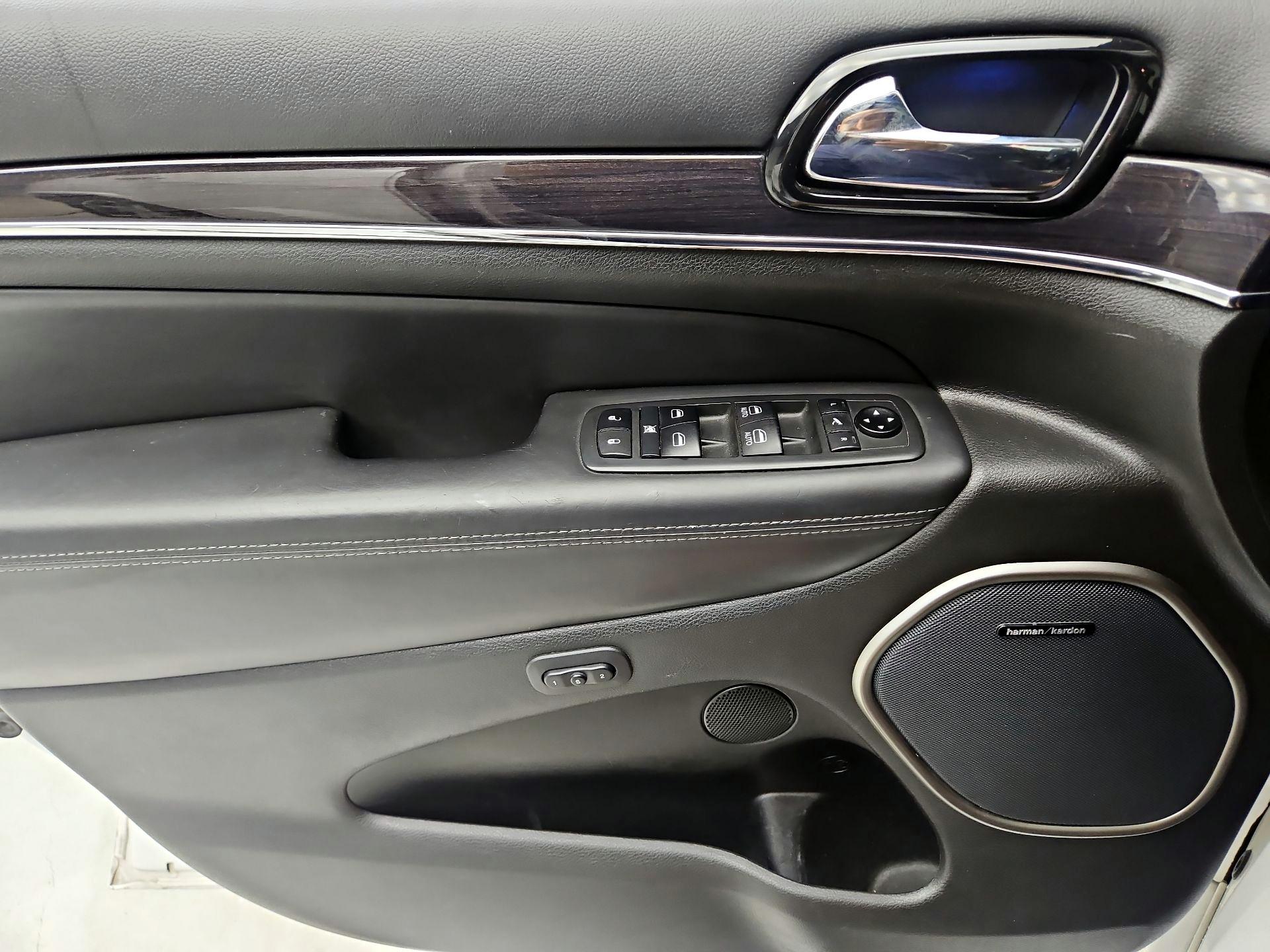 Thumbnail: 2021 Jeep Grand Cherokee - 12