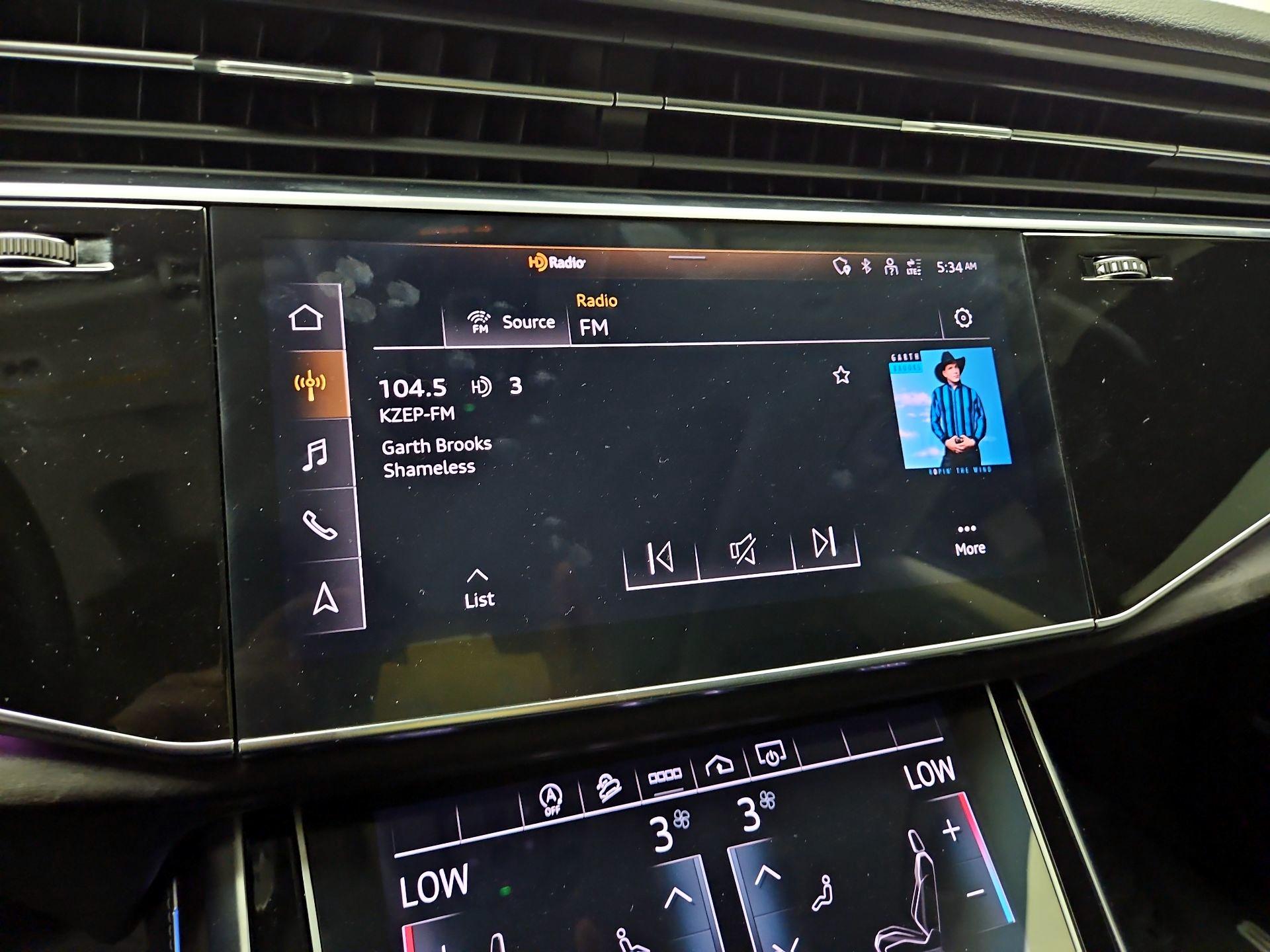 Thumbnail: 2023 Audi Q8 - 16