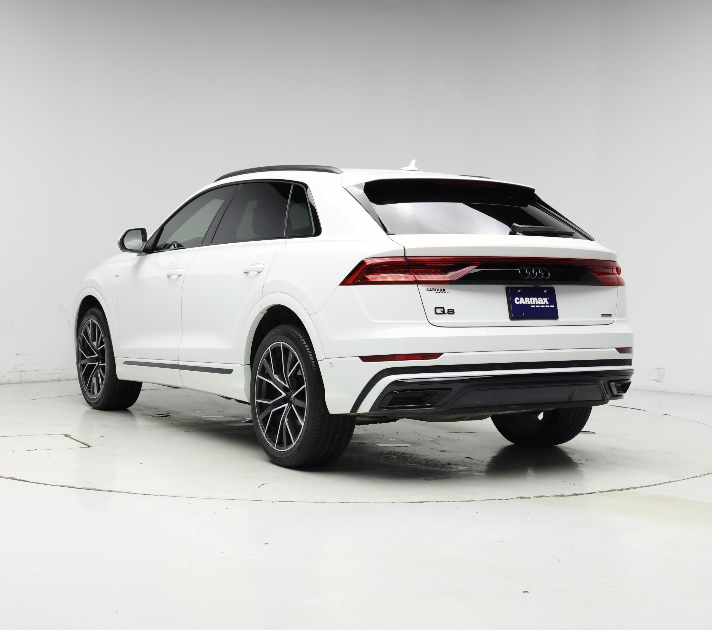 Thumbnail: 2023 Audi Q8 - 2