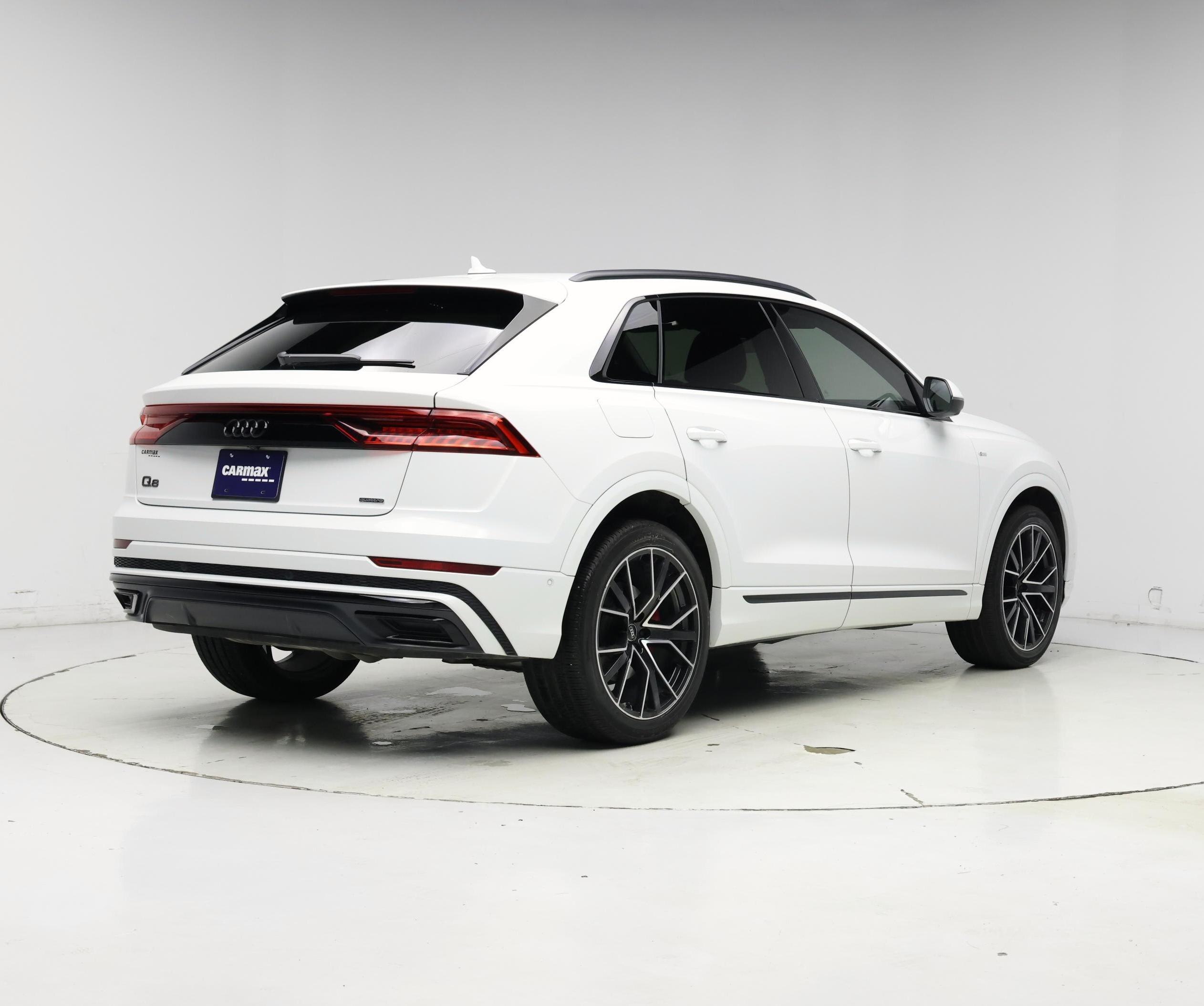 Thumbnail: 2023 Audi Q8 - 8