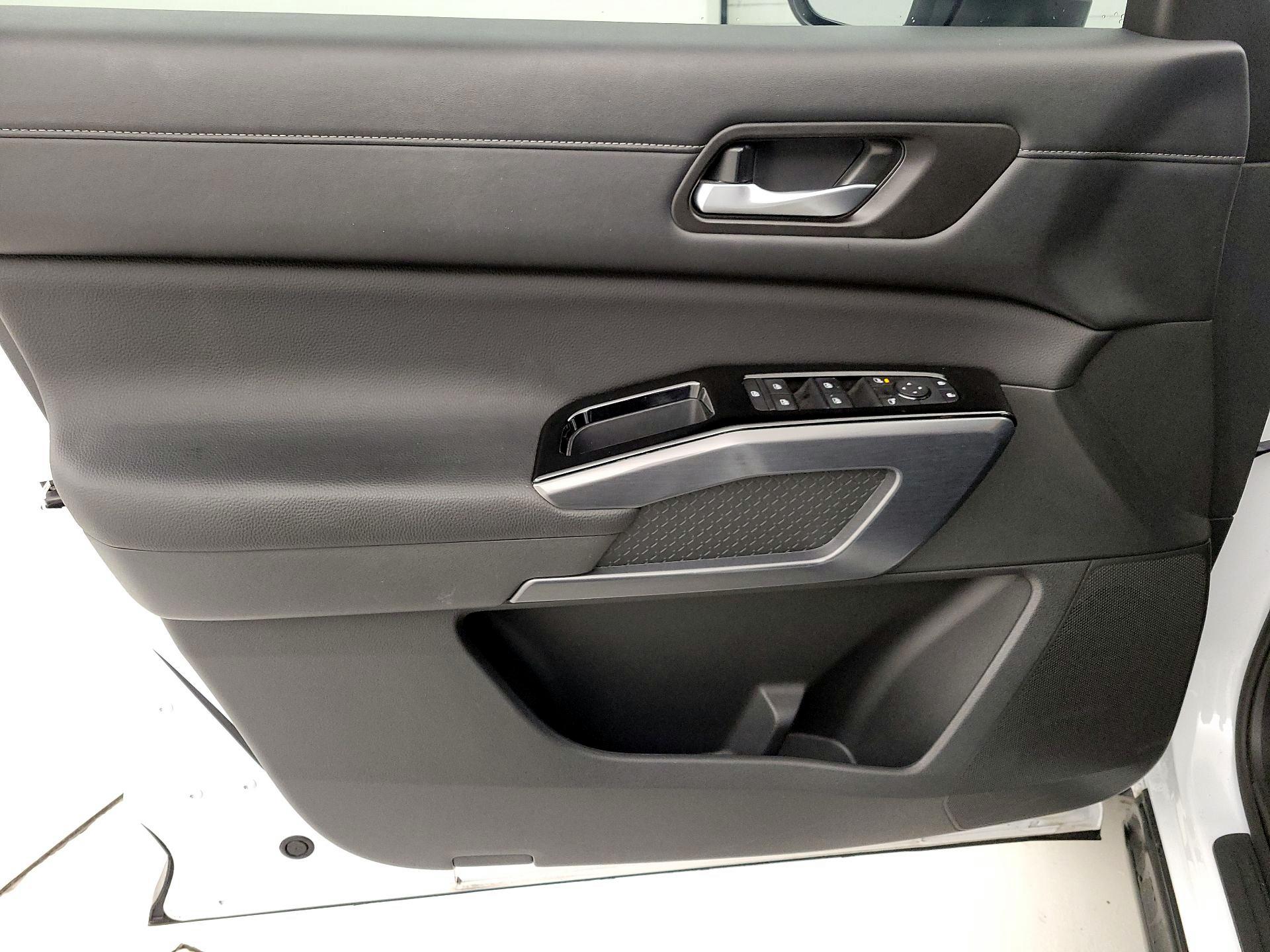 Thumbnail: 2025 Nissan Pathfinder - 12