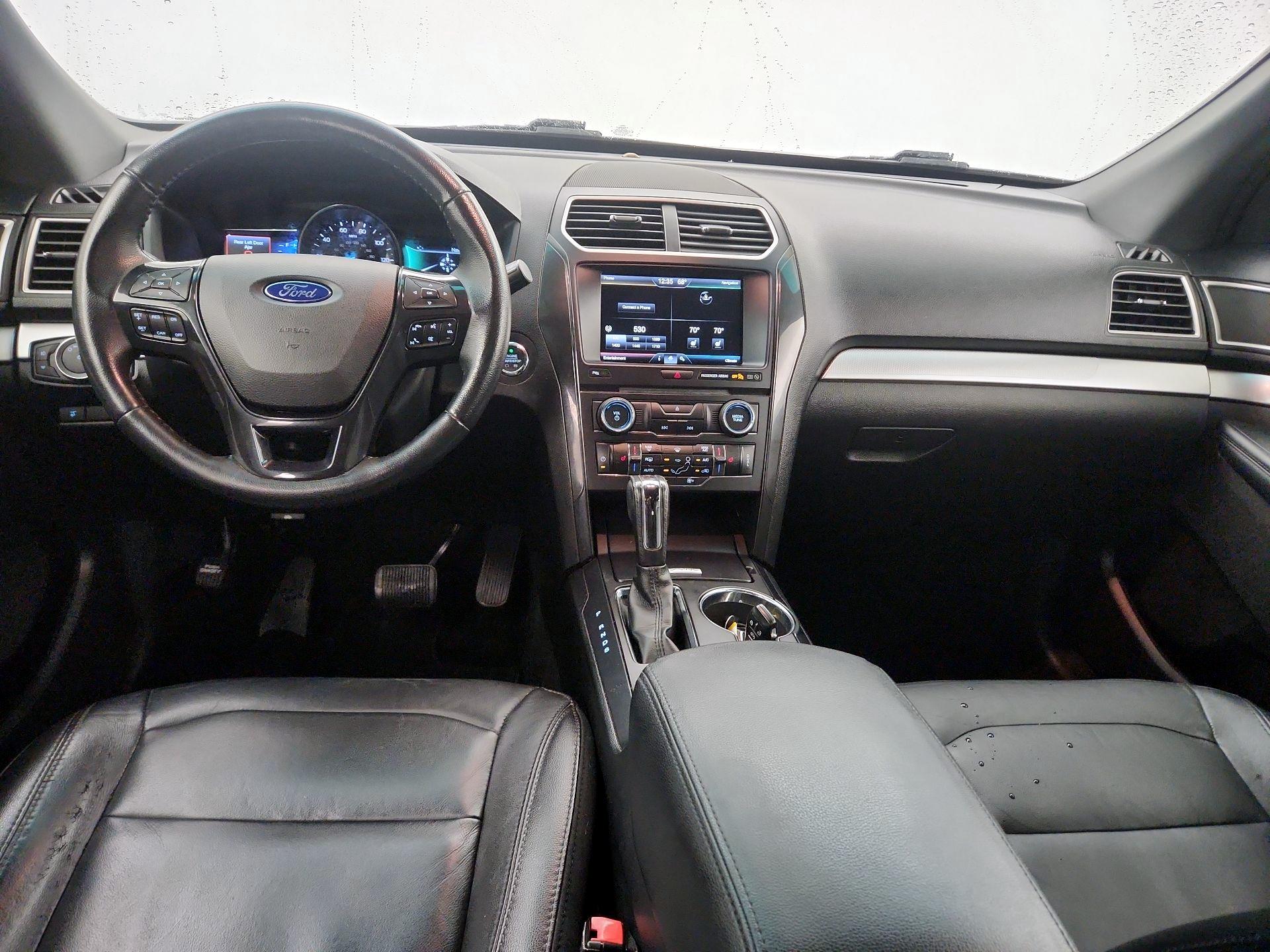 Thumbnail: 2016 Ford Explorer - 9