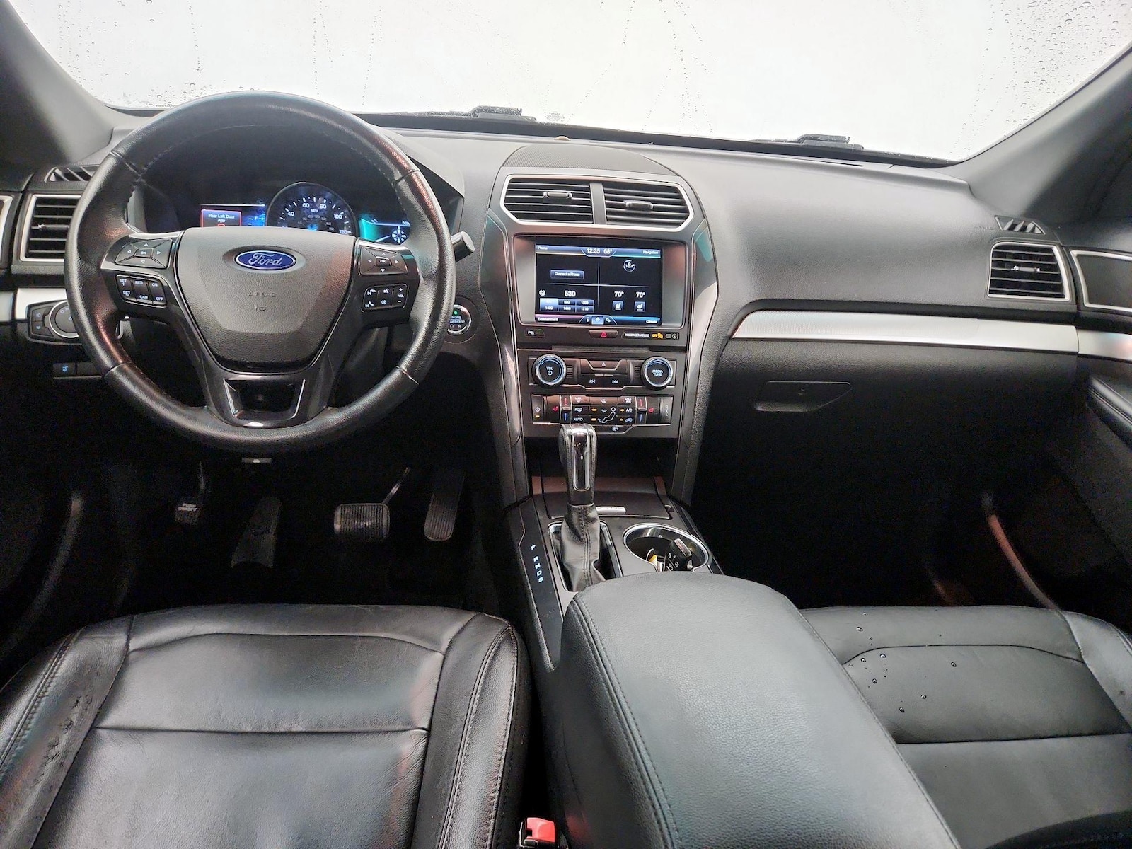 2016 Ford Explorer XLT - Photo 10