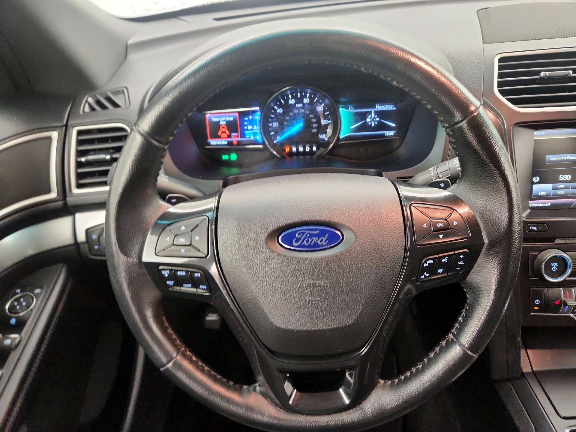 Thumbnail: 2016 Ford Explorer - 10