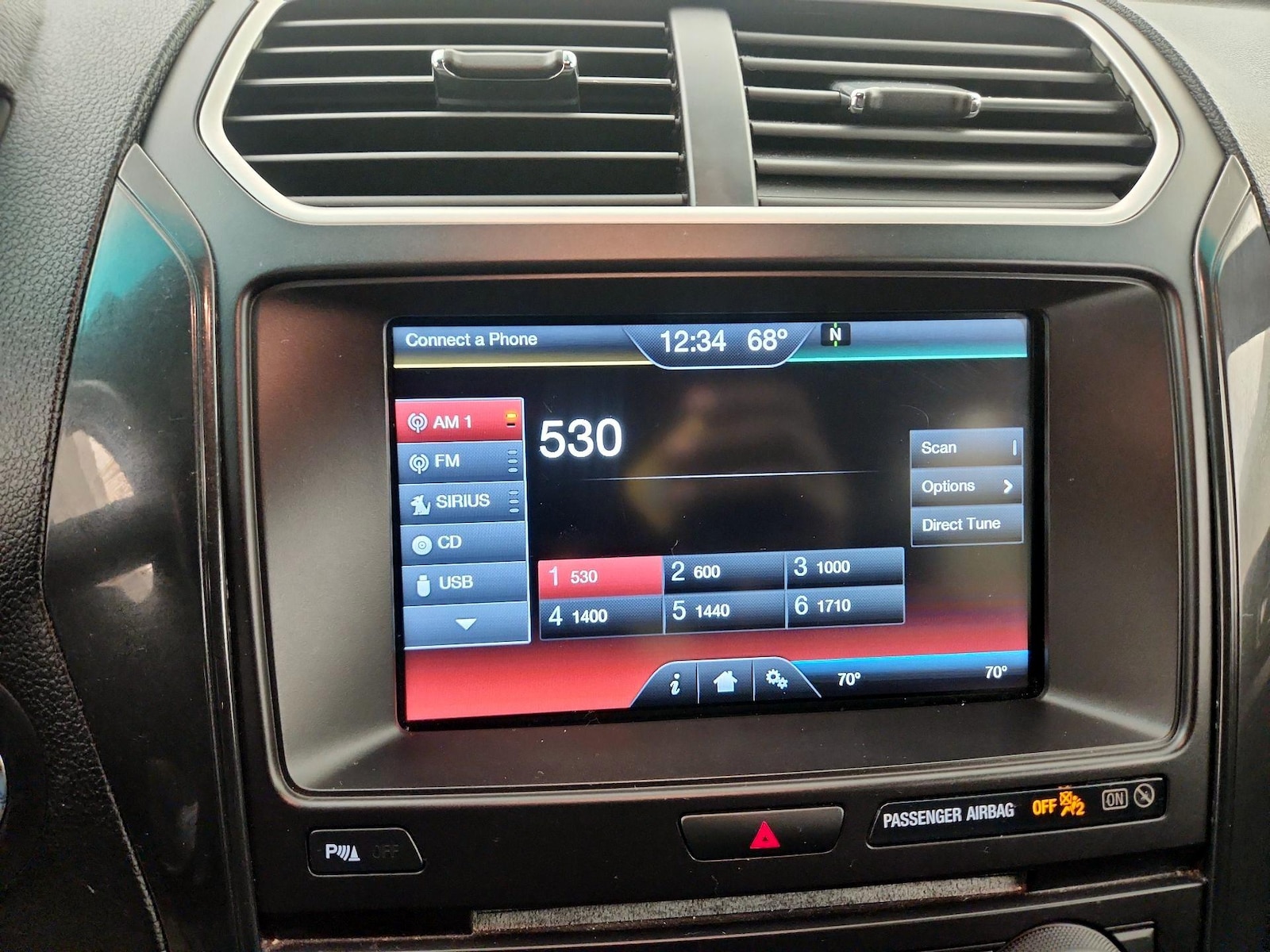 2016 Ford Explorer XLT - Photo 16