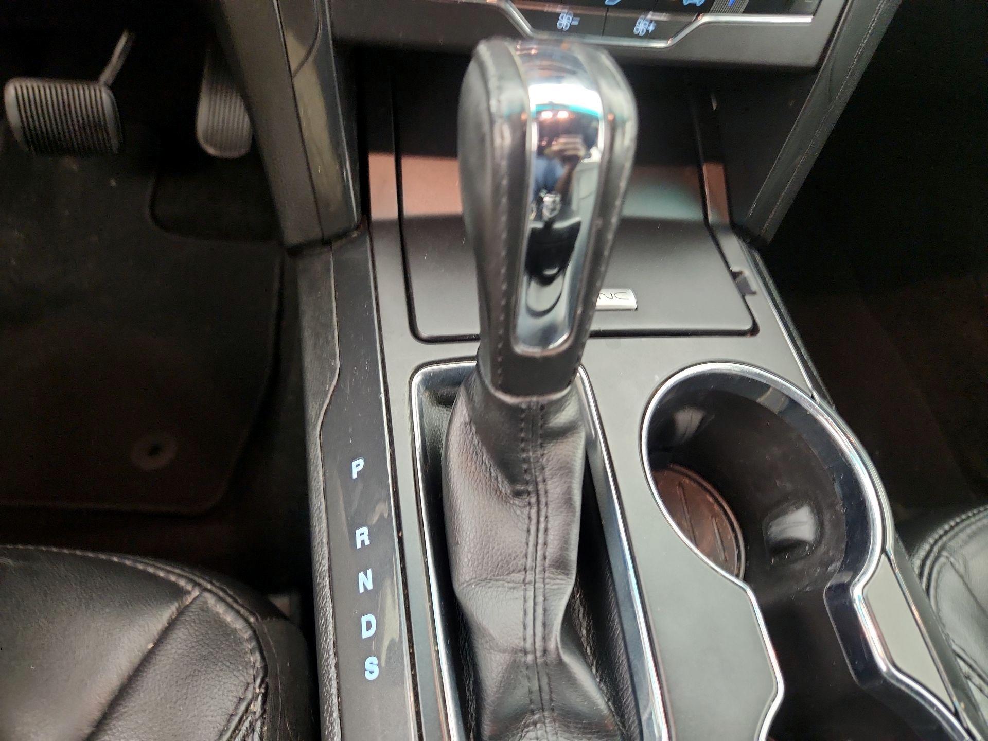 Thumbnail: 2016 Ford Explorer - 17