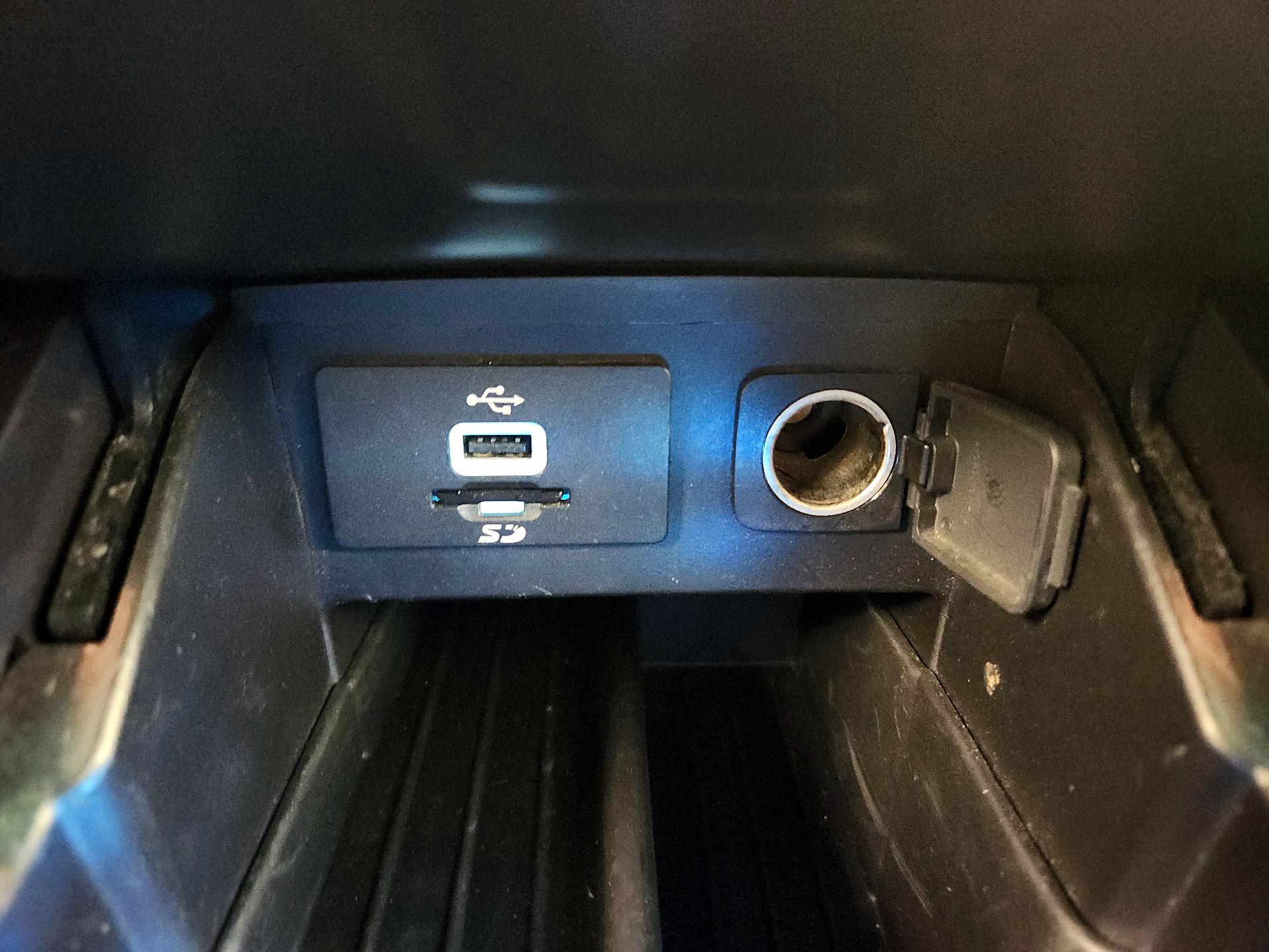 Thumbnail: 2016 Ford Explorer - 18