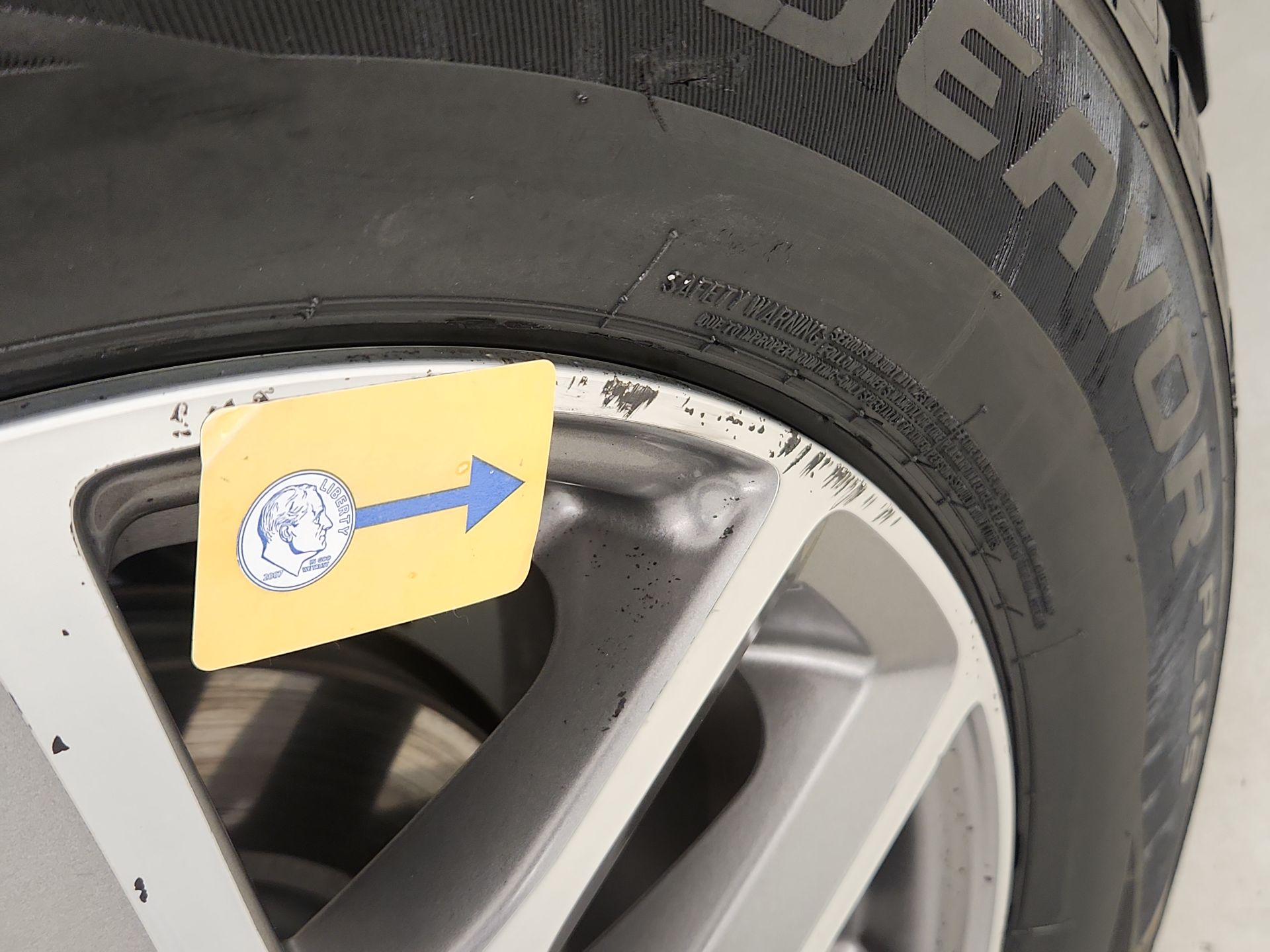 Thumbnail: 2019 GMC Acadia - 19